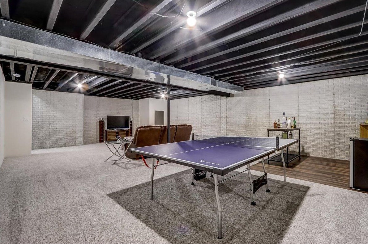 2230 Southland Dr, Oak Creek WI  53154-3631 exterior