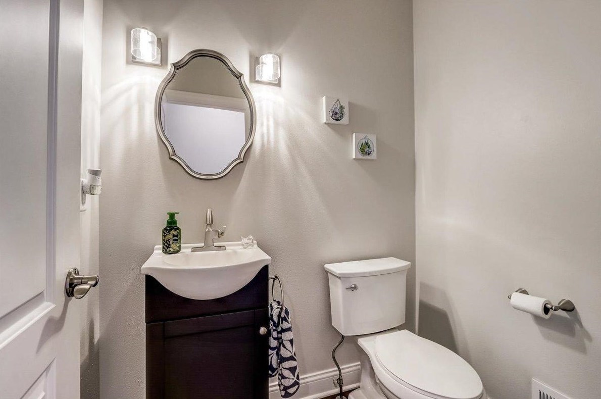 2230 Southland Dr, Oak Creek WI  53154-3631 exterior