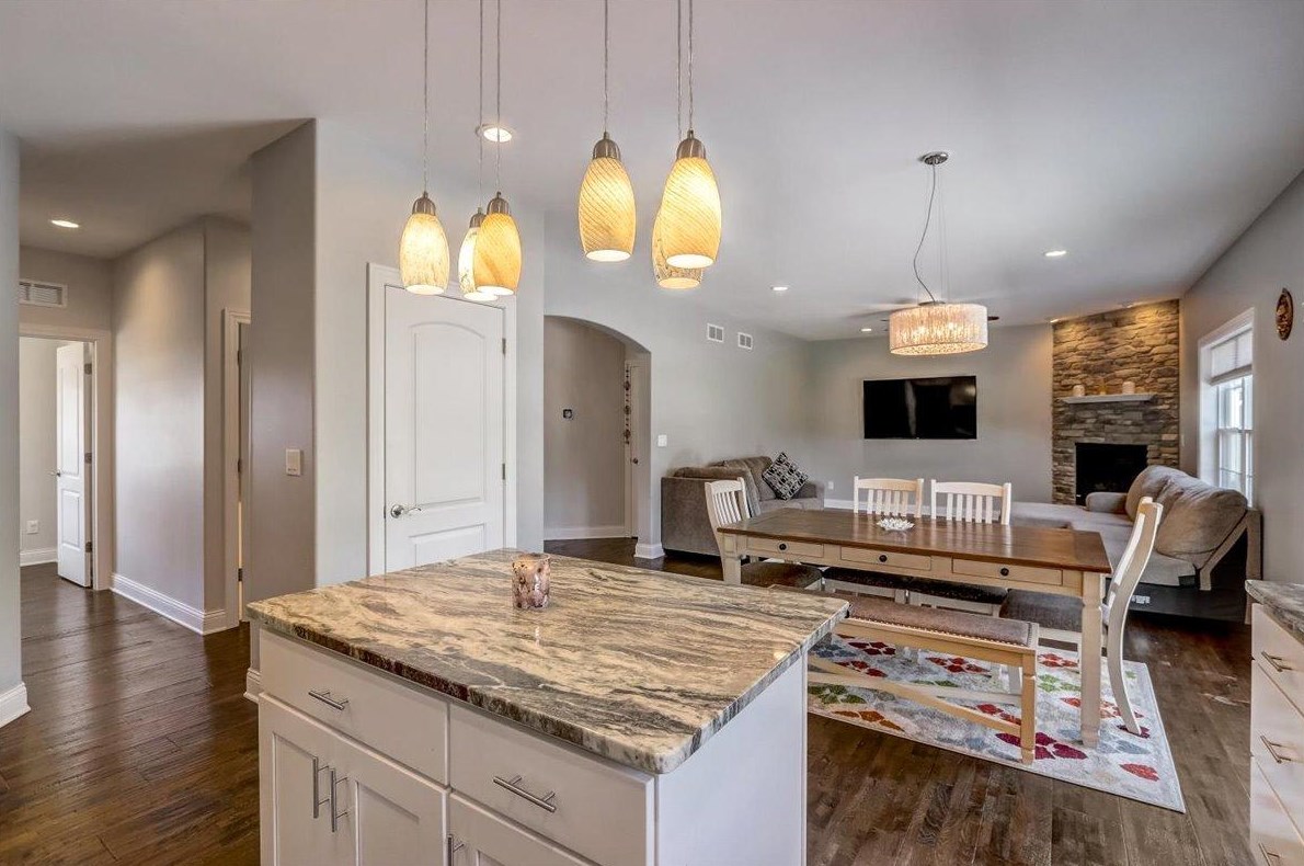 2230 Southland Dr, Oak Creek WI  53154-3631 exterior