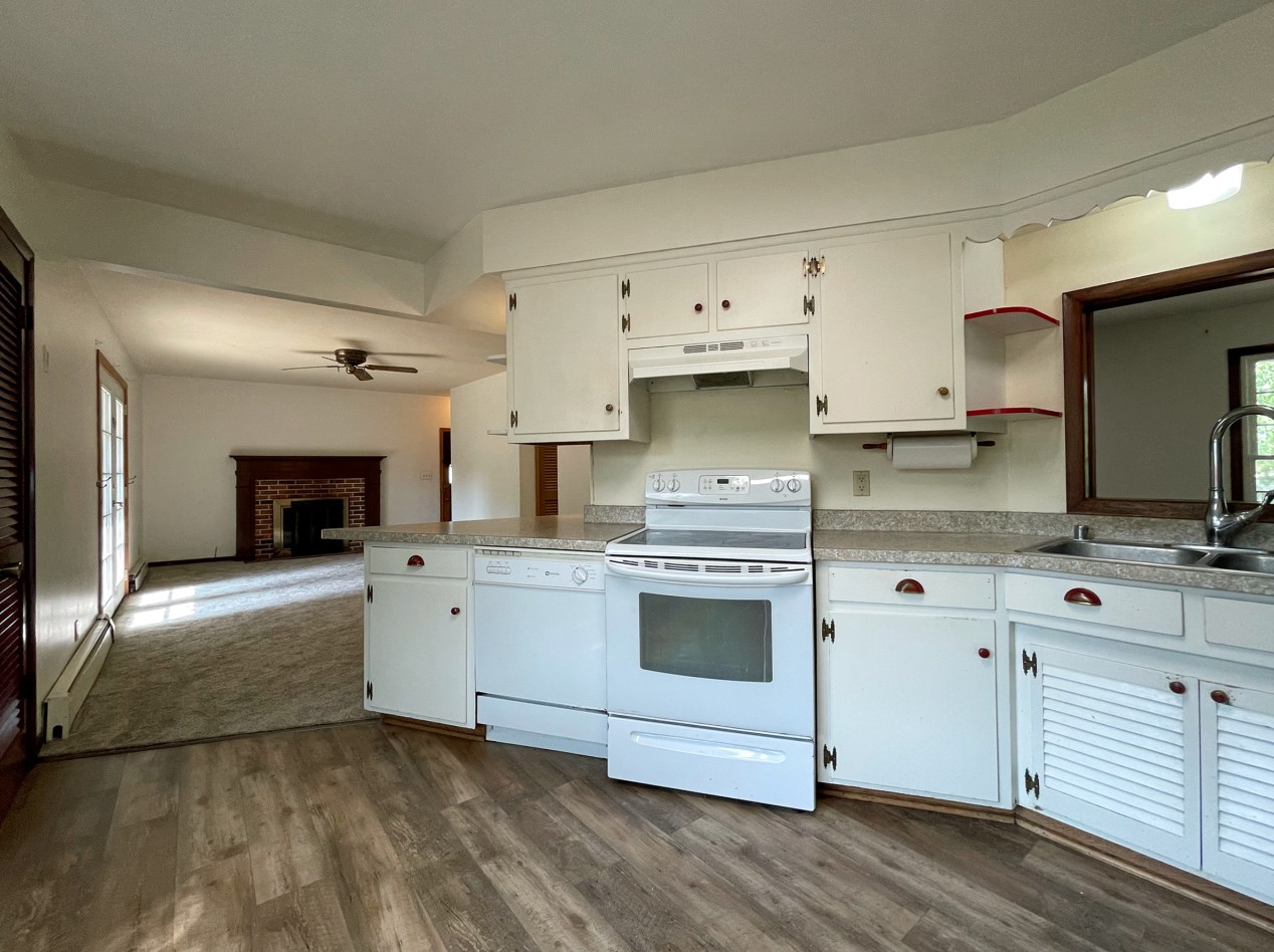 814 N 18th Ave, West Bend, WI 53090