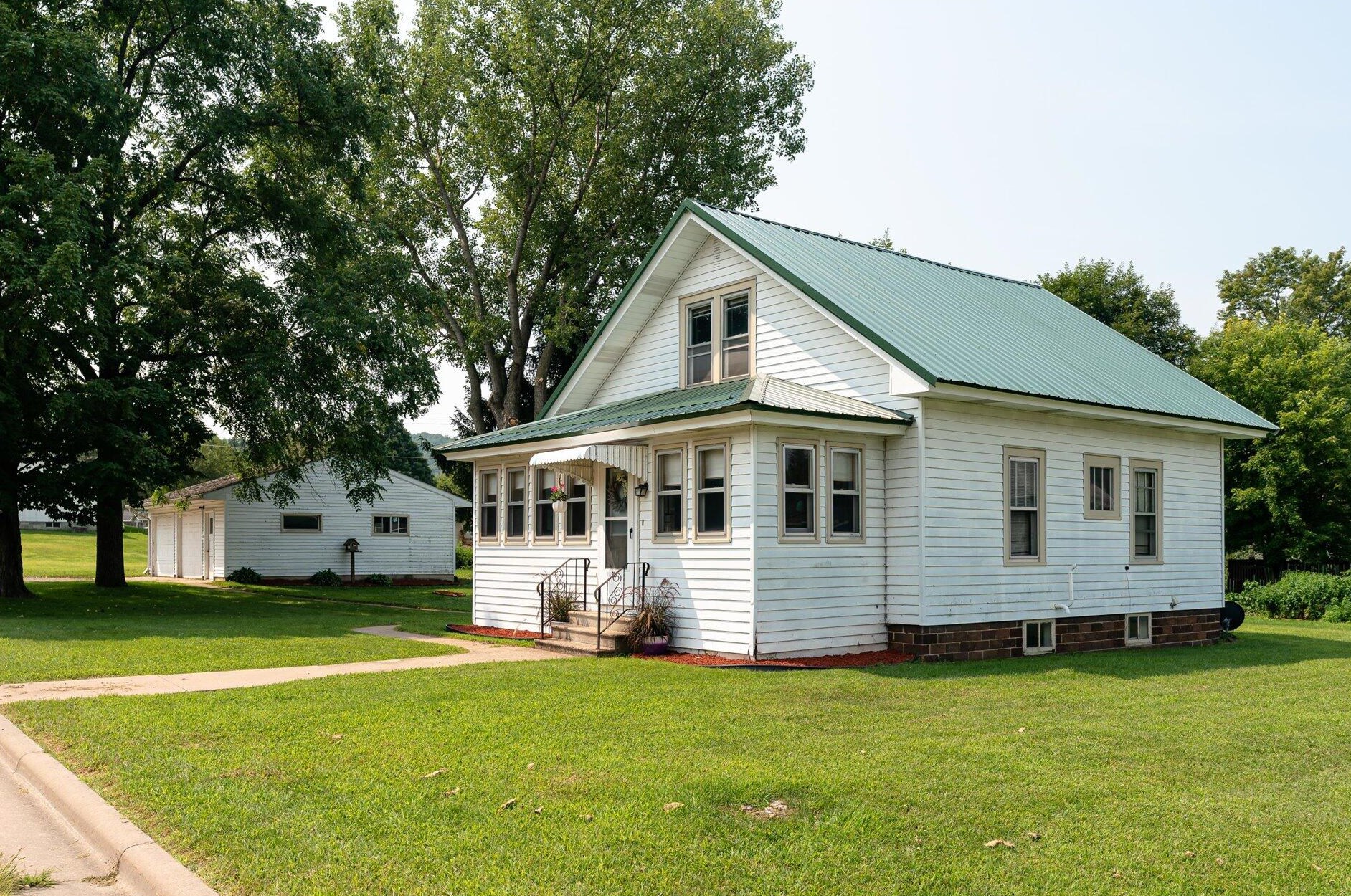 201 Davidson St, Coon Valley, WI 54623