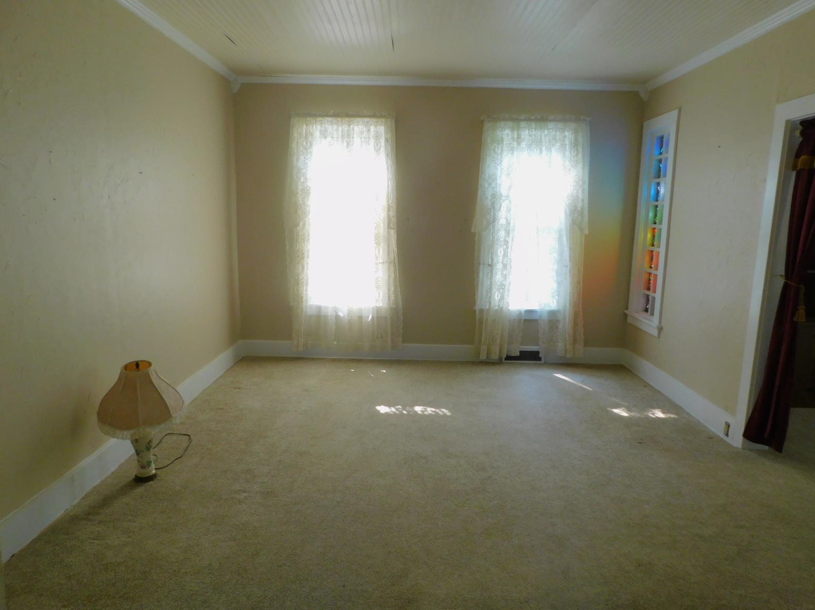 403 W Capitol Dr, Chenequa, WI 53029