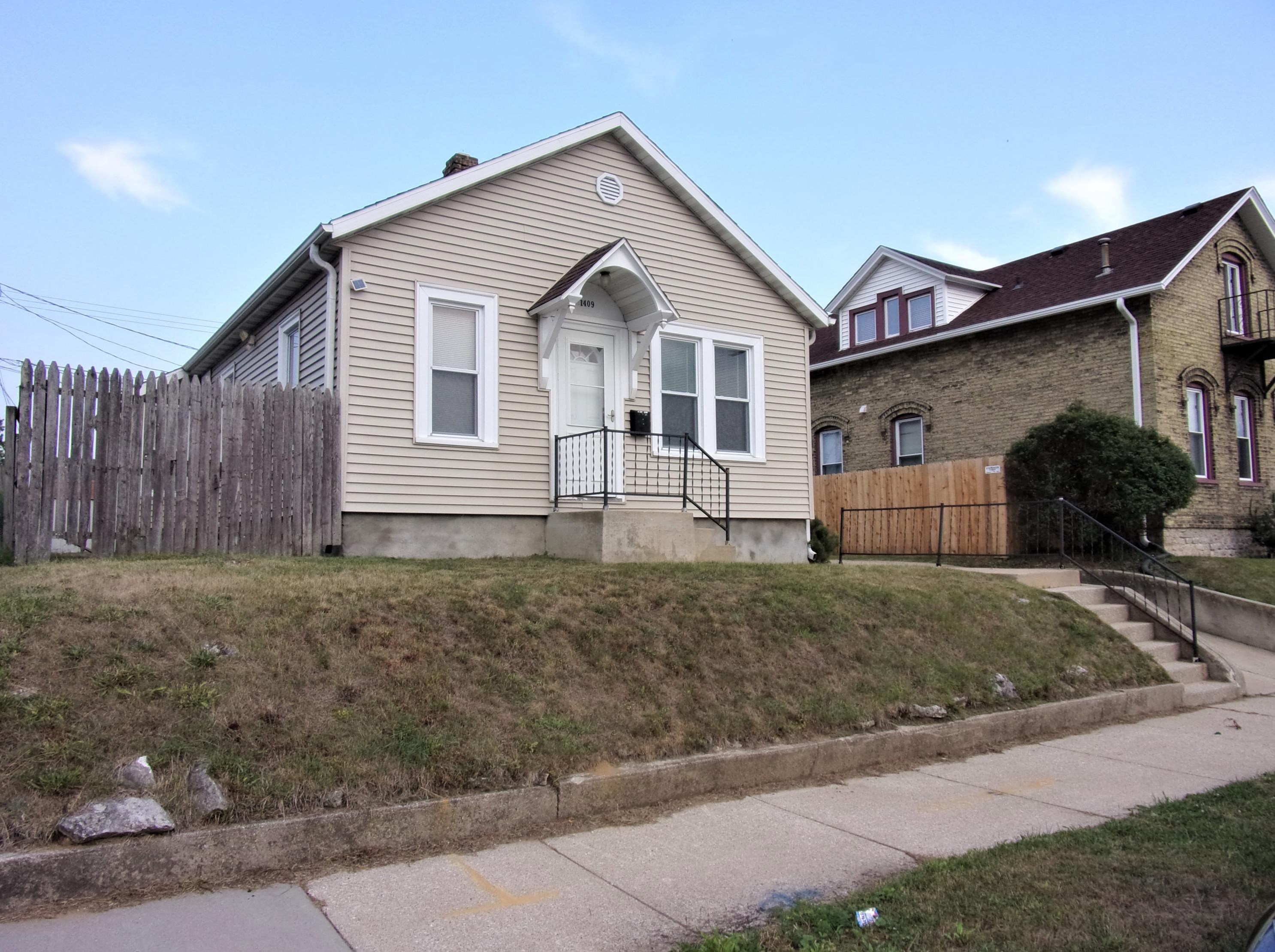 1409 Chatham St, Racine, WI 53402
