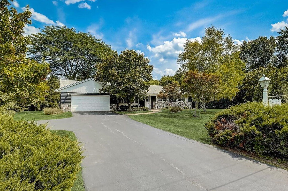 11610 N Riverland Rd, Thiensville, WI 53092