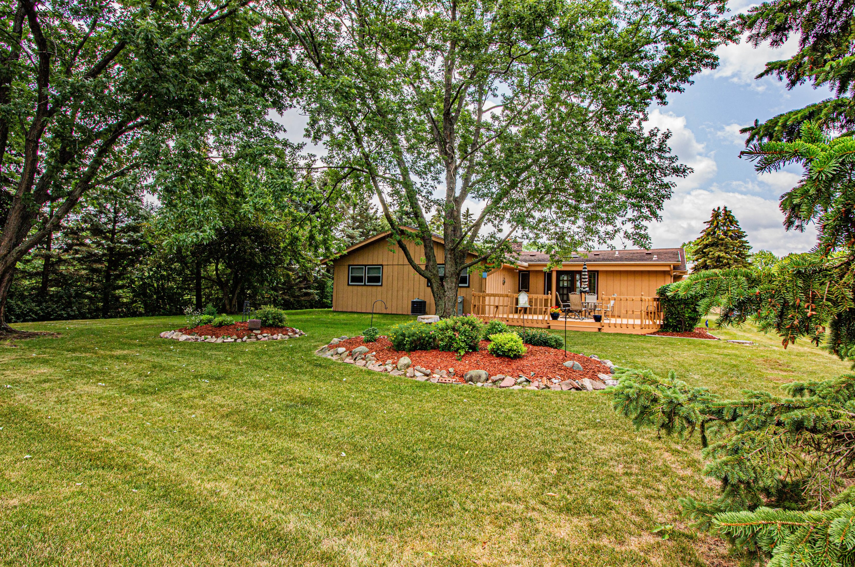 4062 117th St, Milwaukee, WI 53228-1808