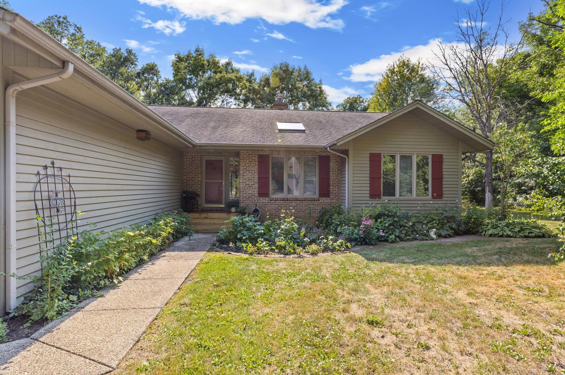 11940 336th Ave, Twin Lakes, WI 53181