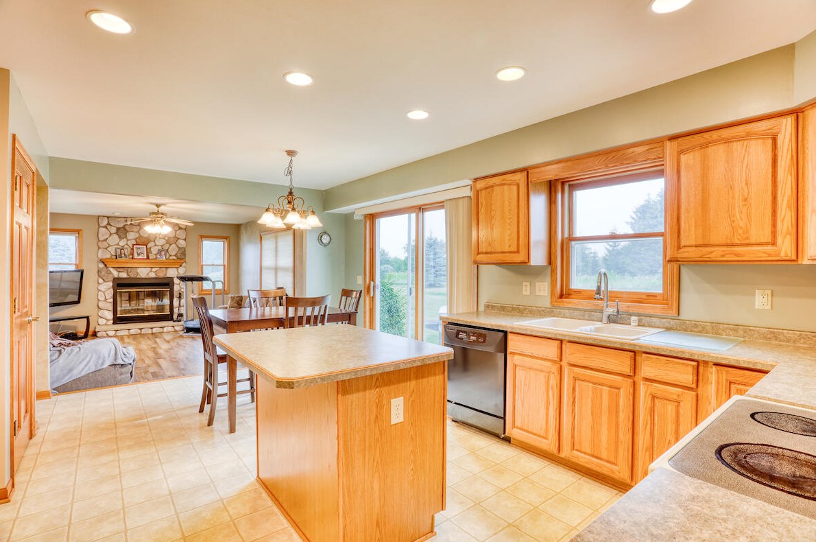 2526 Pioneer Trail, Richfield, WI 53076