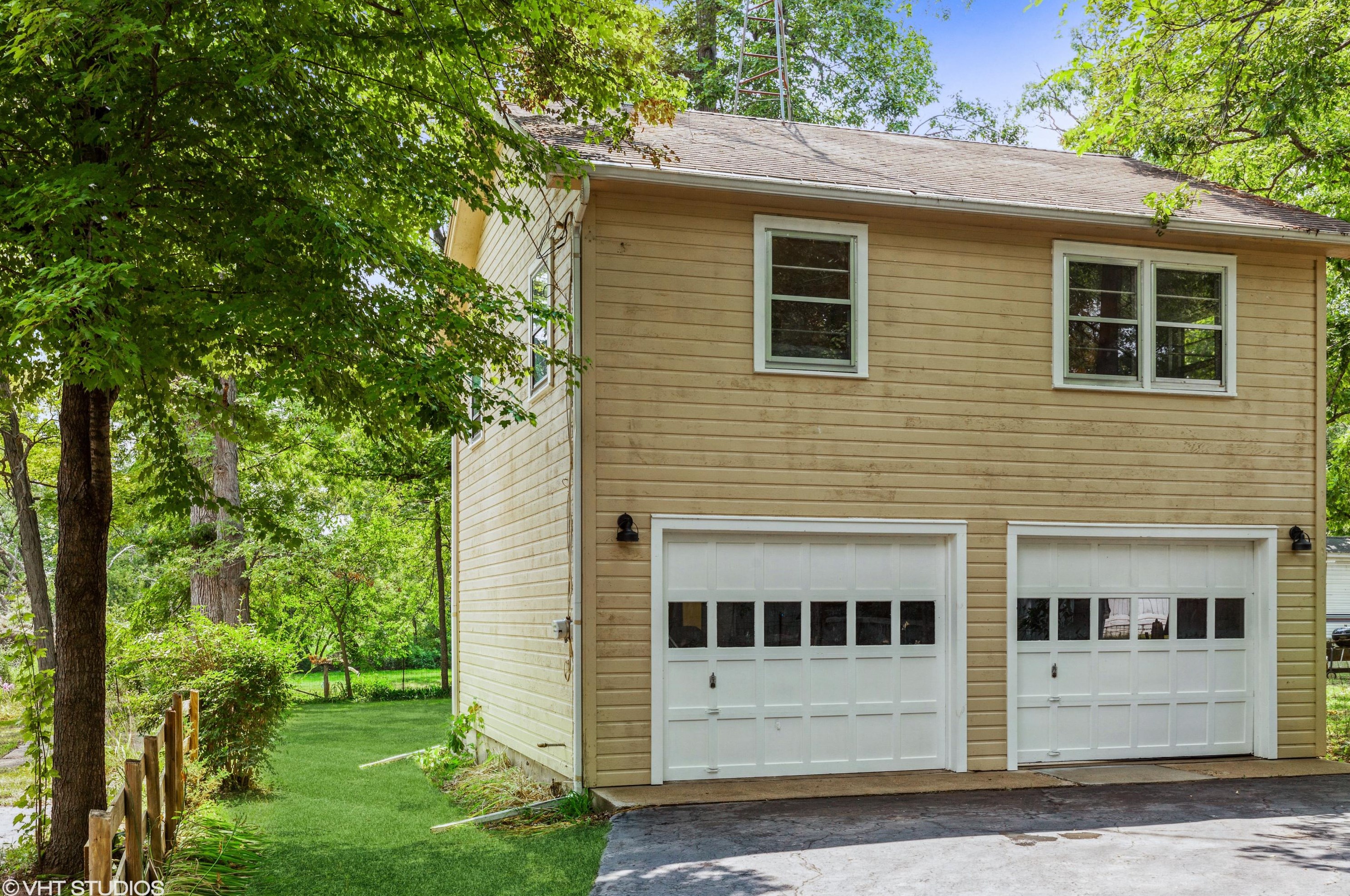 1123 River Dr, Lyons WI  53105-8203 exterior