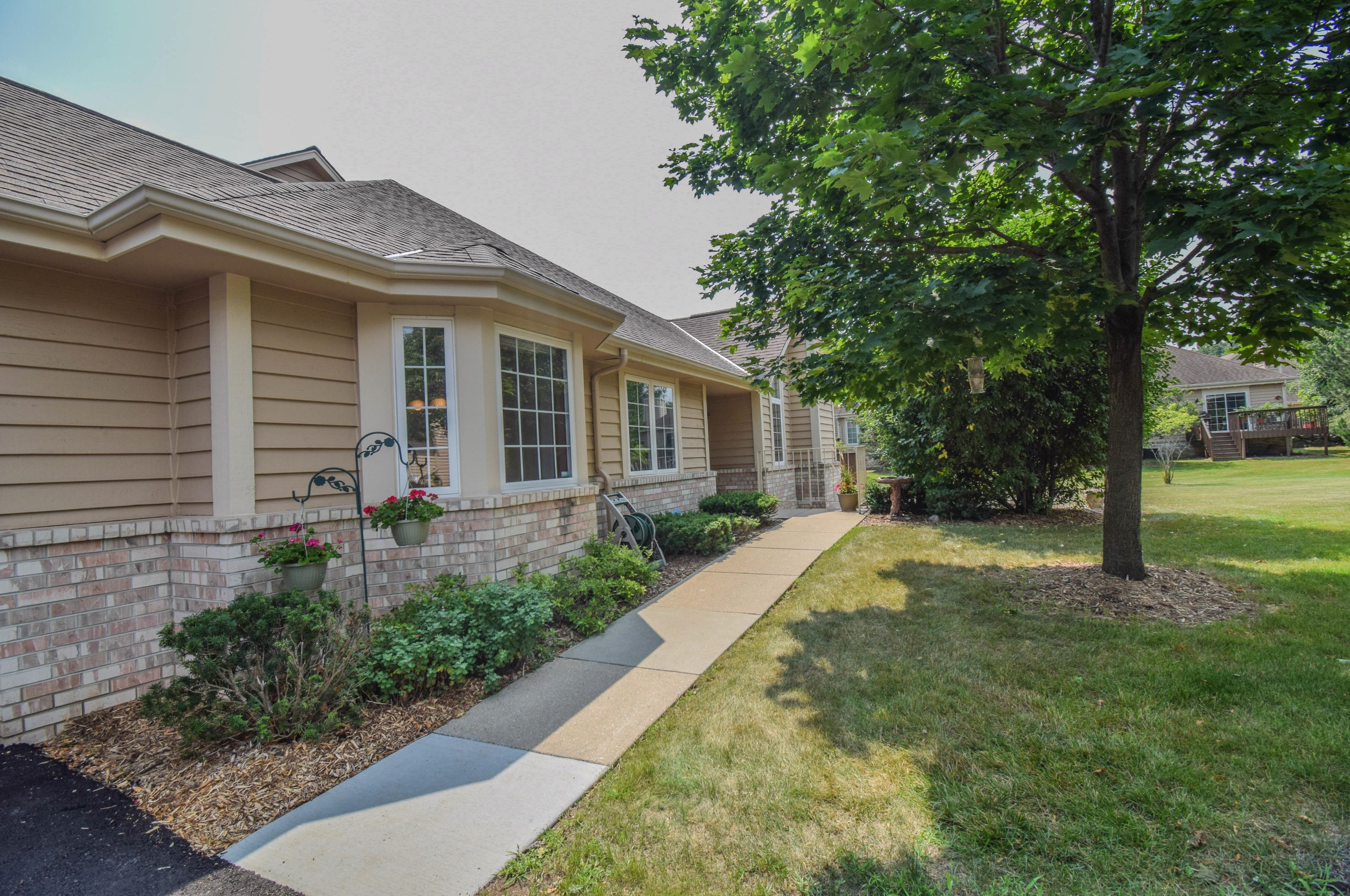 2975 River Birch Dr H, Brookfield, WI 53045