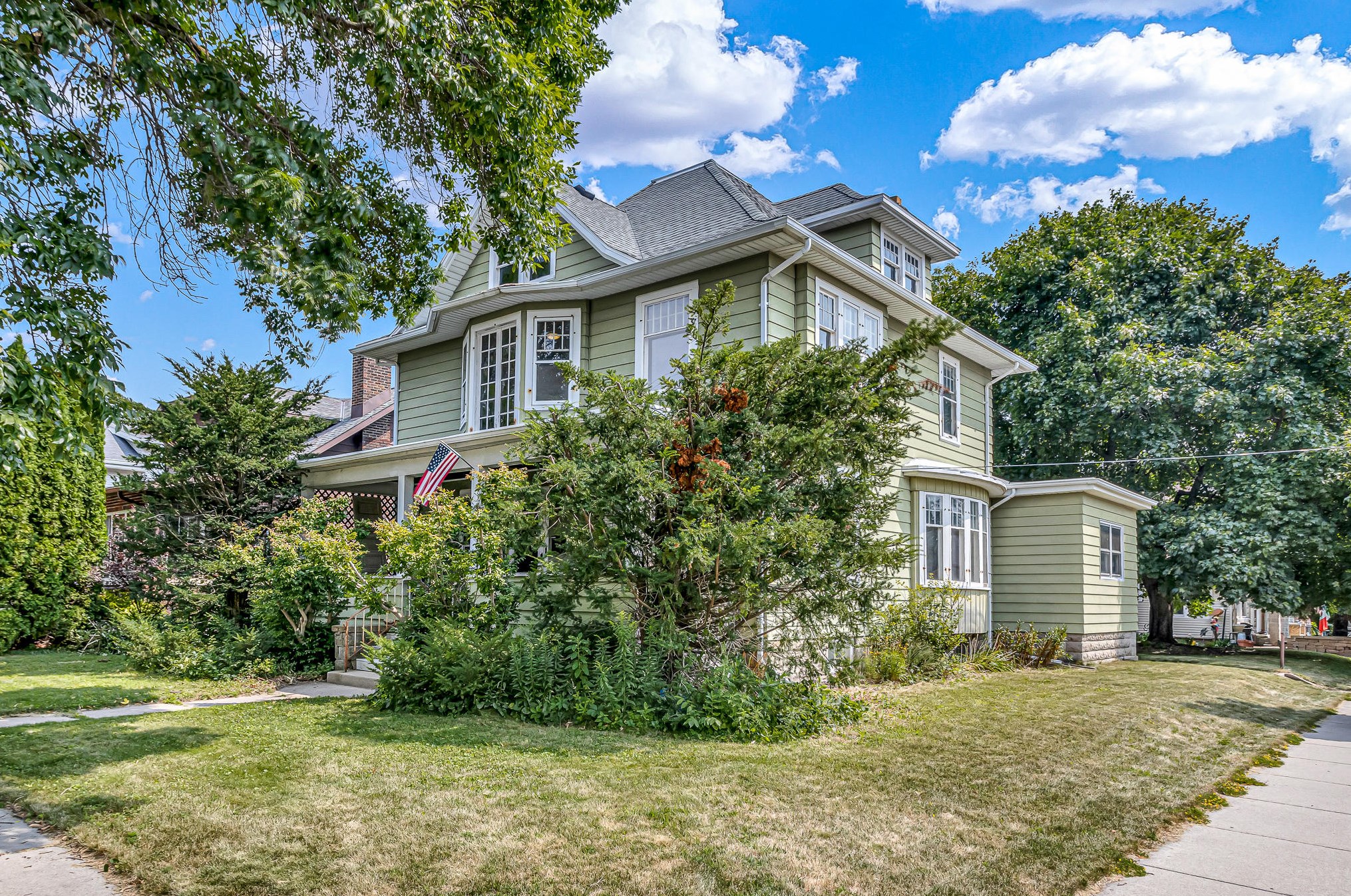 2003 7th St, Sheboygan, WI 53081-2711