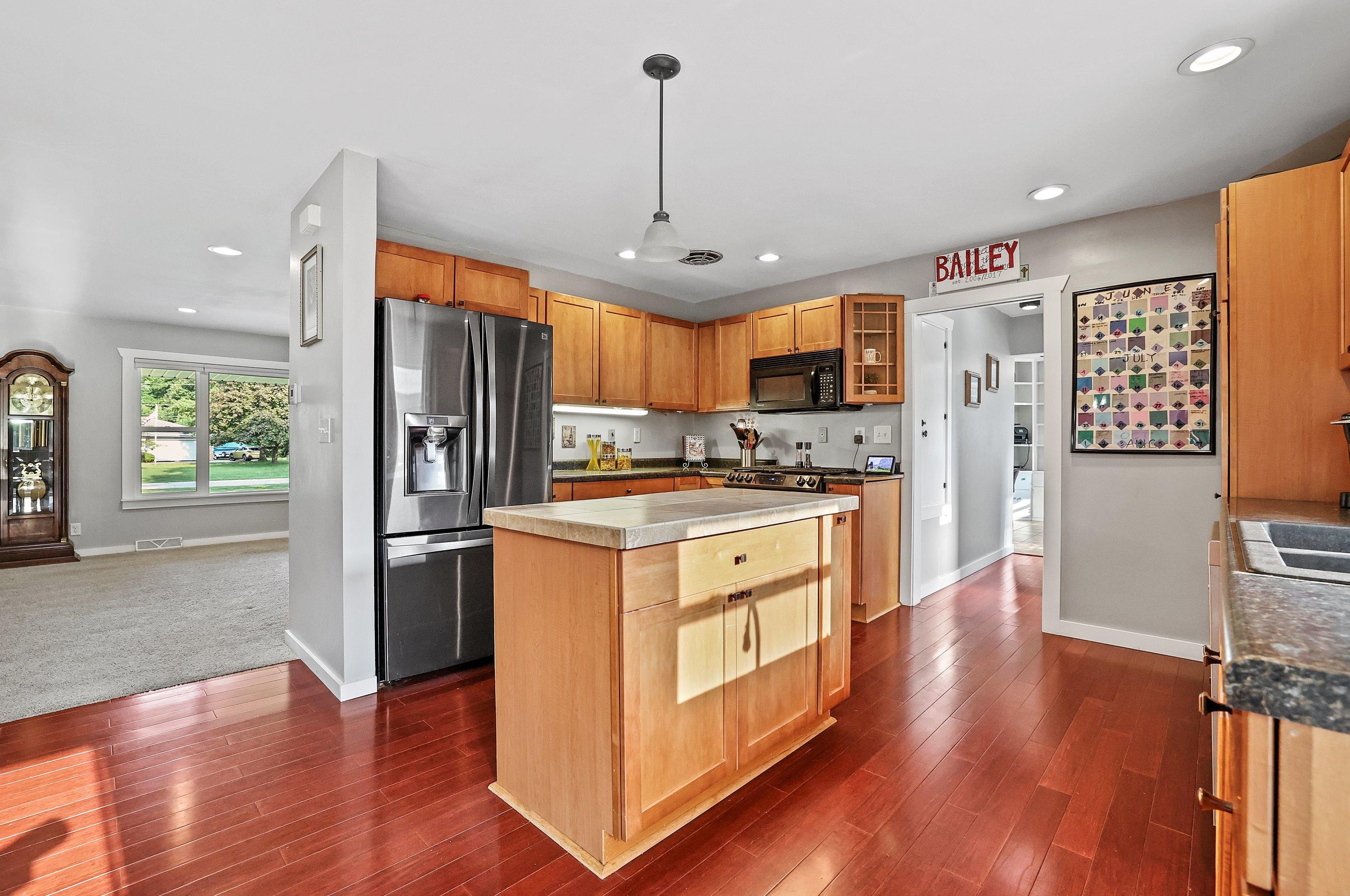 6231 S 120th St, Hales Corners, WI 53130