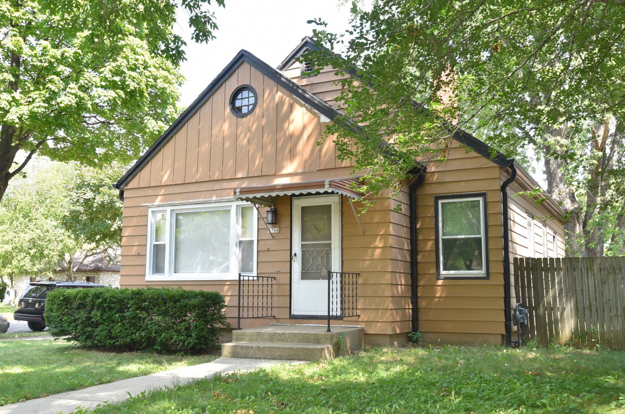 3766 N 37th St, Milwaukee, WI 53216