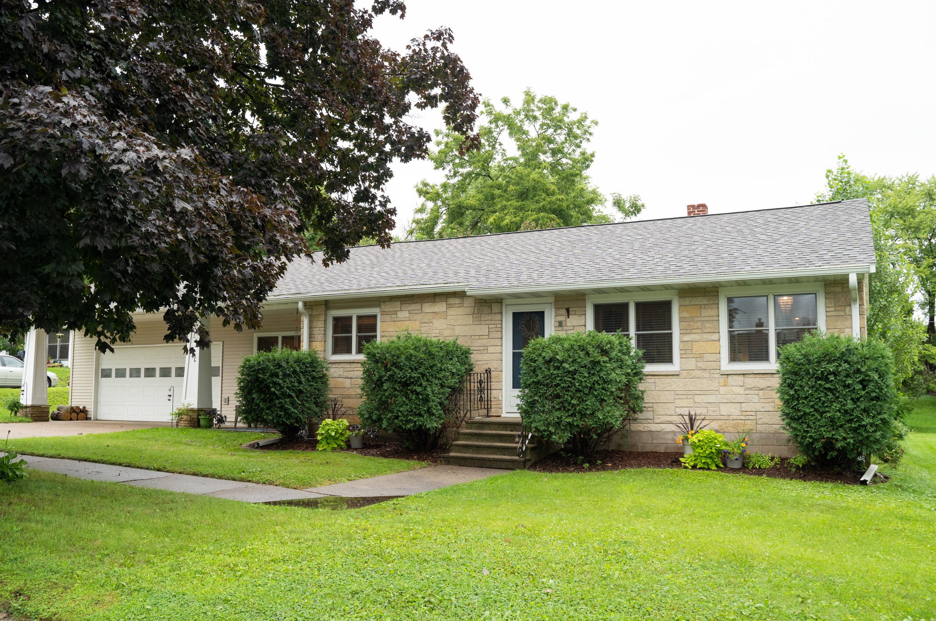 530 2nd St N, La Crescent, MN 55947