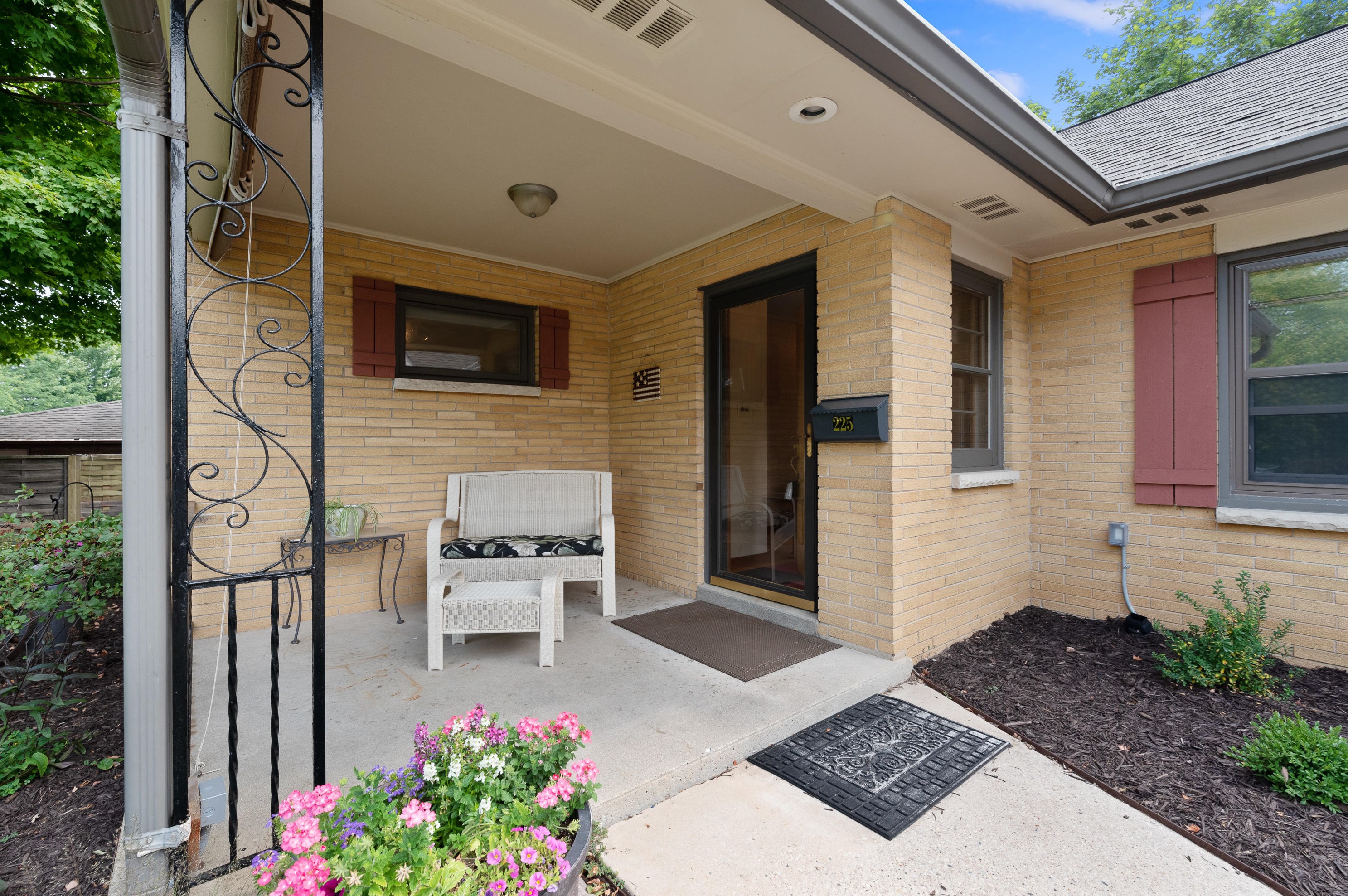 225 S 16th Ave, West Bend, WI 53095