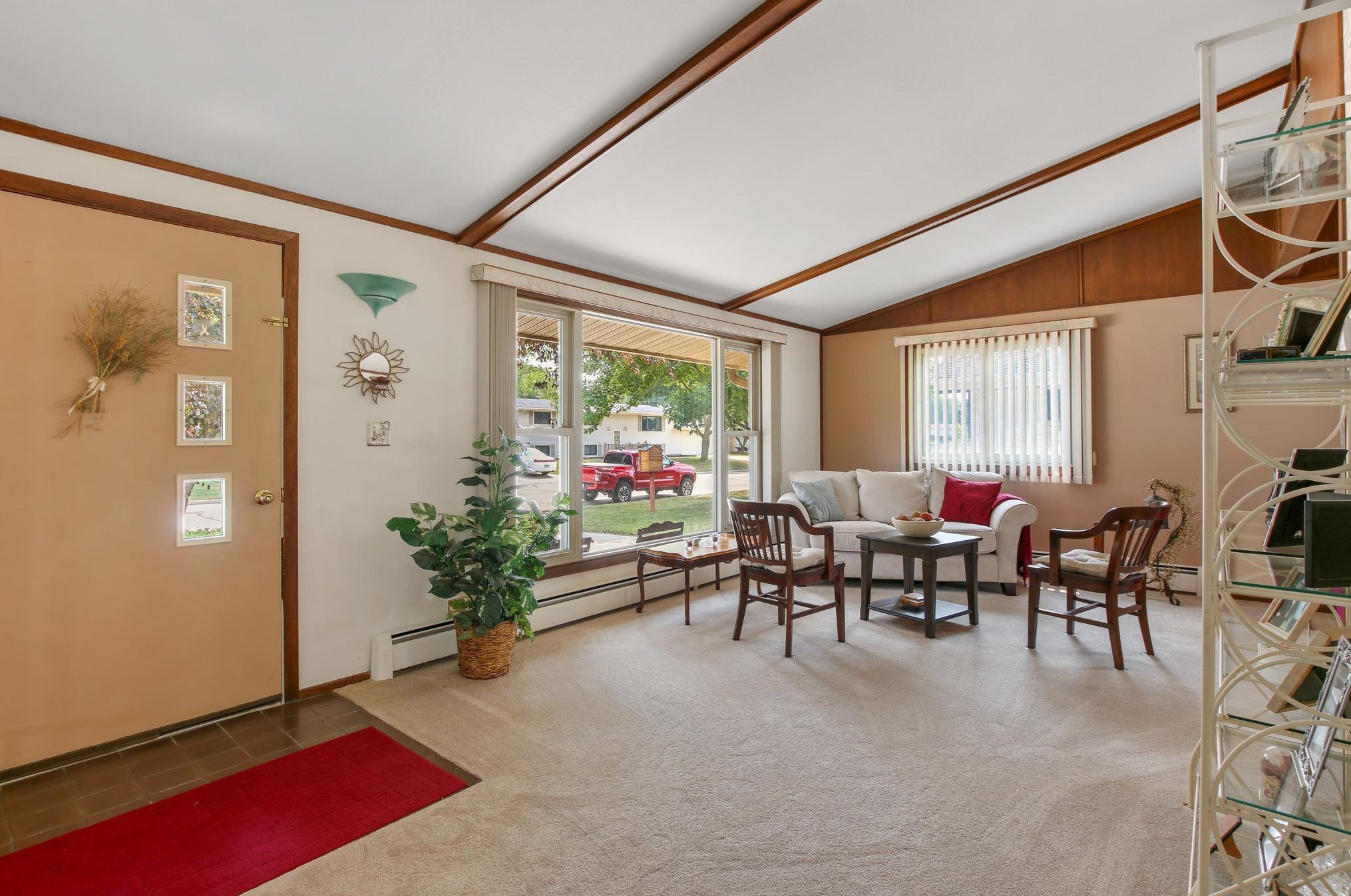 114 Illinois St, Racine, WI 53405-1908