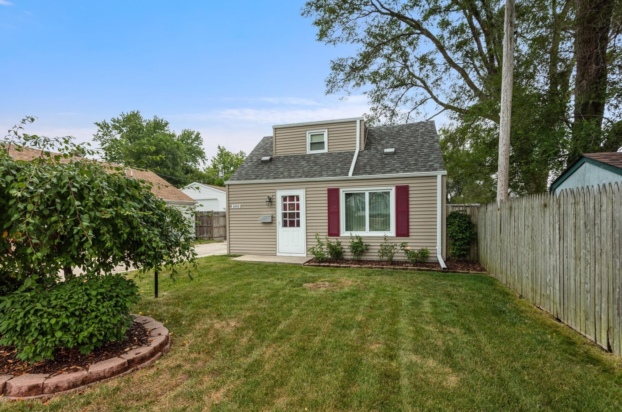2055 Indiana St, Racine, WI 53405-3650