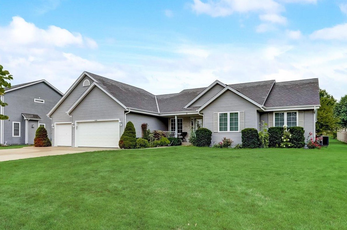6728 50th St, Hales Corners, WI 53132-9094