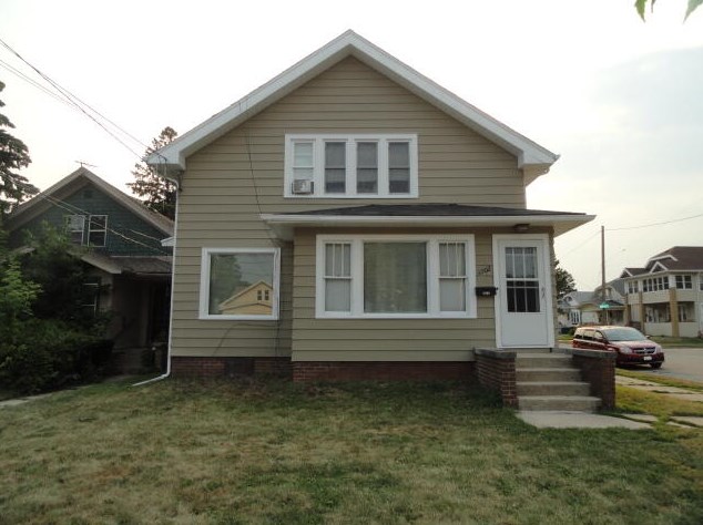 2300 Taylor Ave, Racine, WI 53403-2836