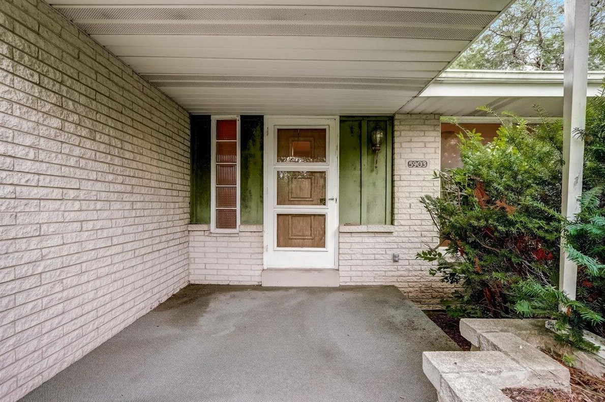 5903 82nd St, Kenosha, WI 53142