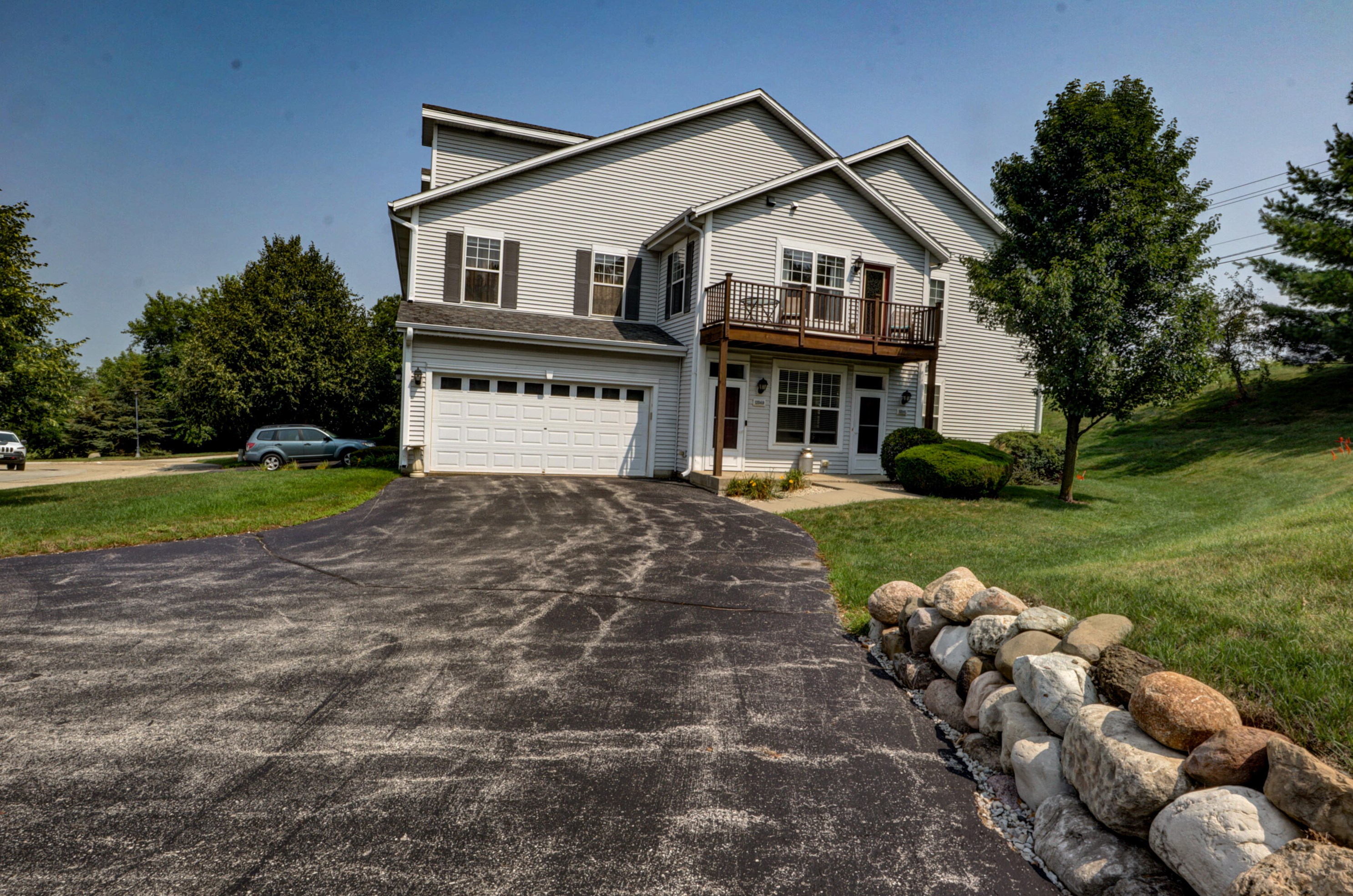 1204 Woodbury Common #d, Waukesha, WI 53189