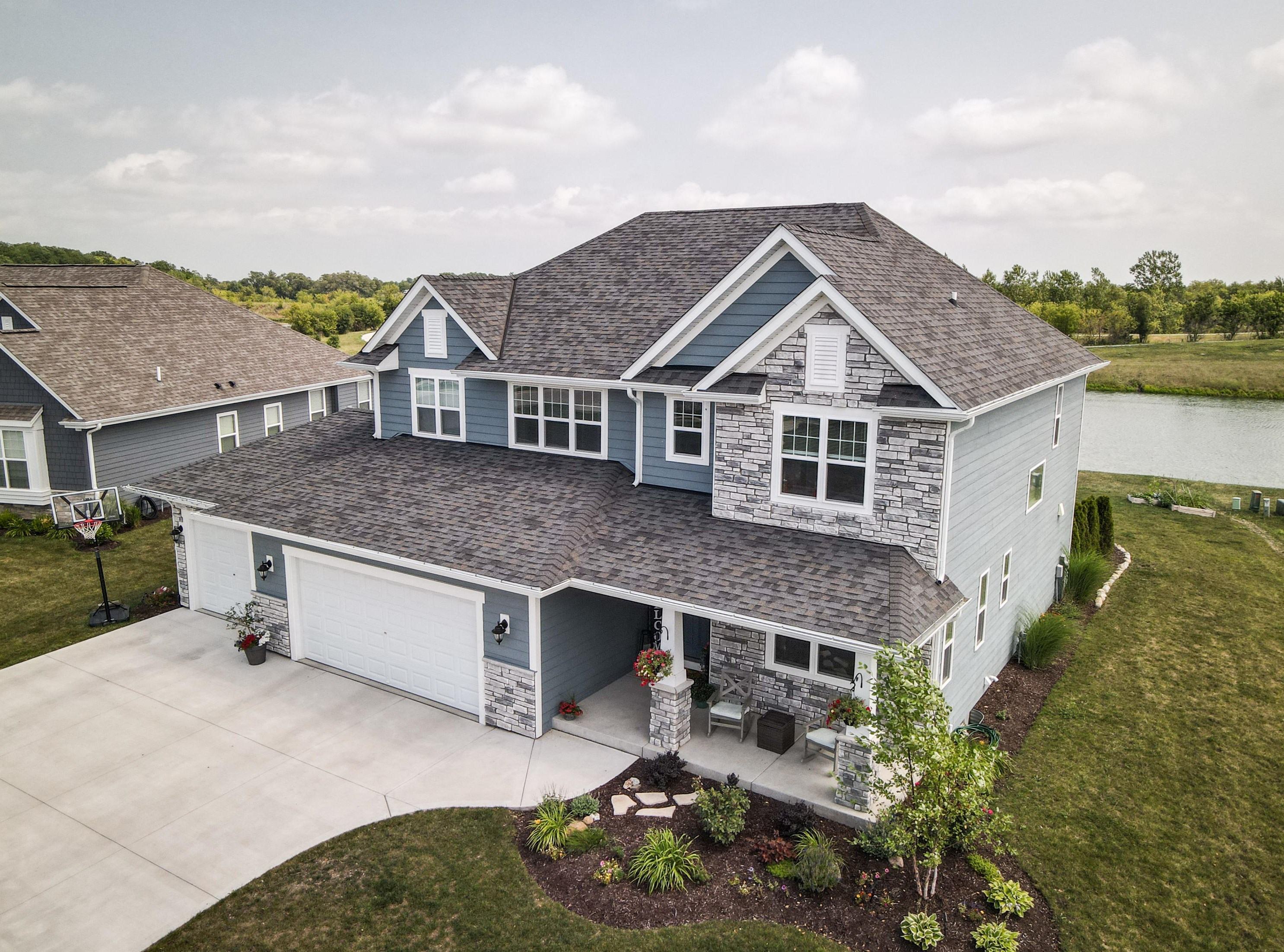7797 Fredricksburg Ct, Bristol, WI 53104