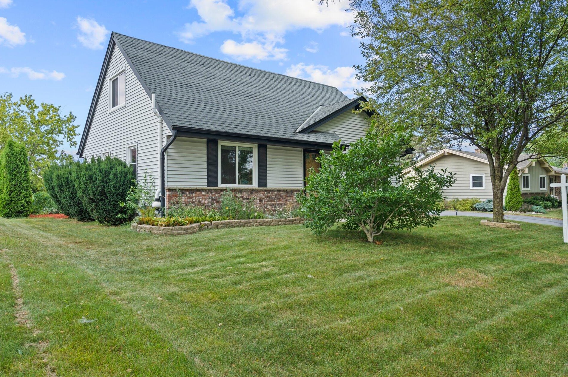 924 E Minnesota Ave, Oak Creek, WI 53154