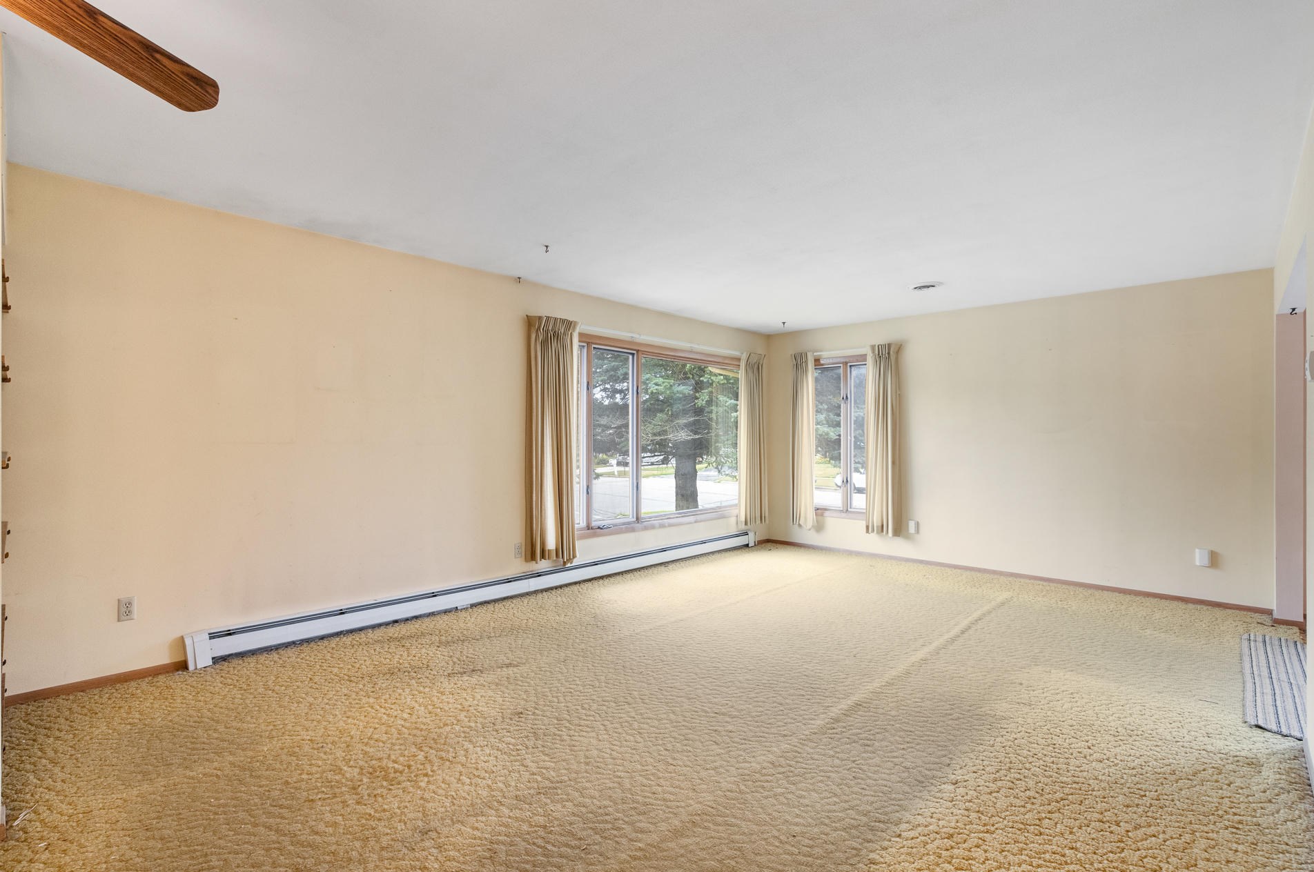 1430 Sandra Ln, West Bend, WI 53095