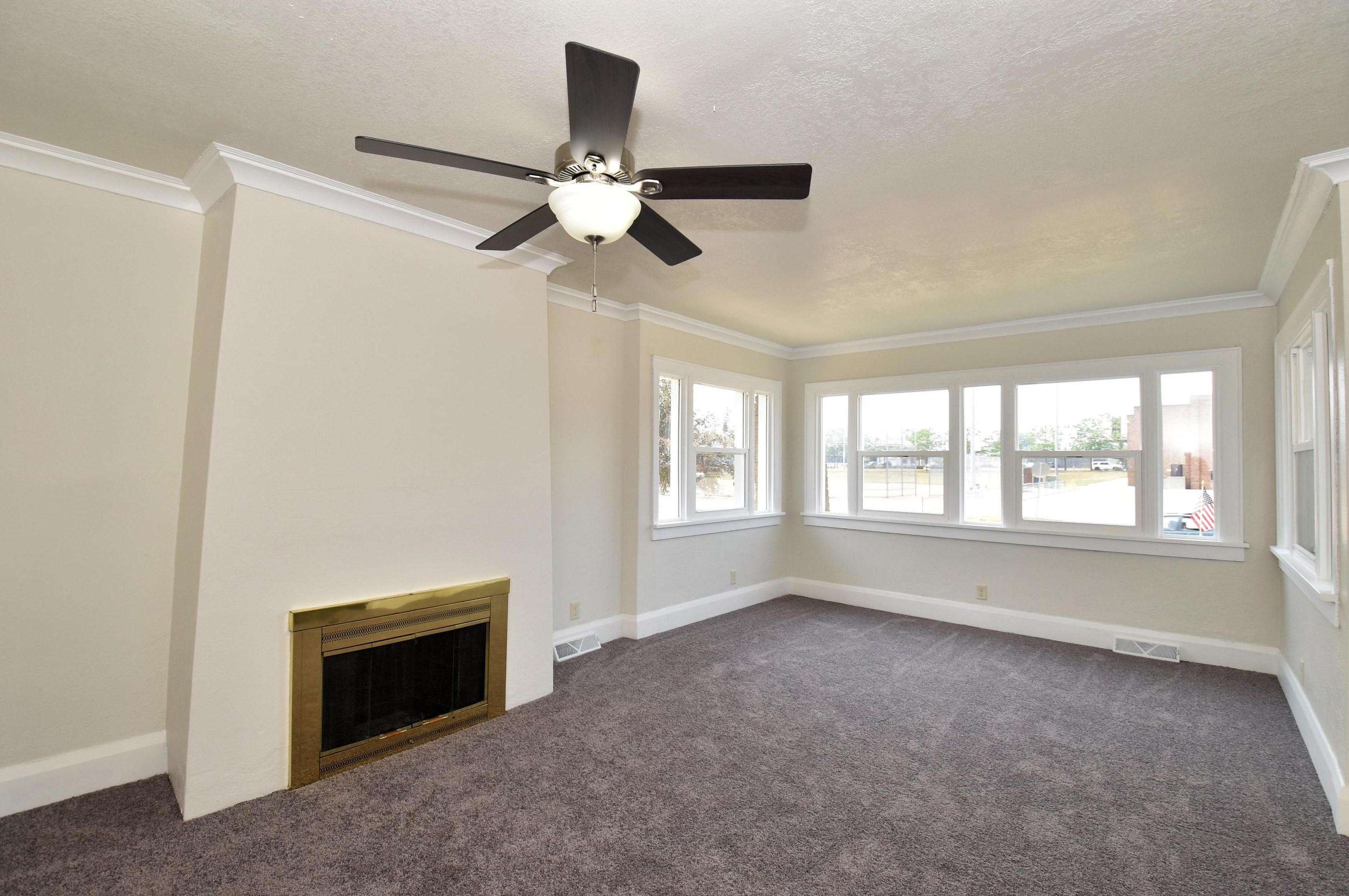 2223 Charles St, Racine, WI 53402-4501