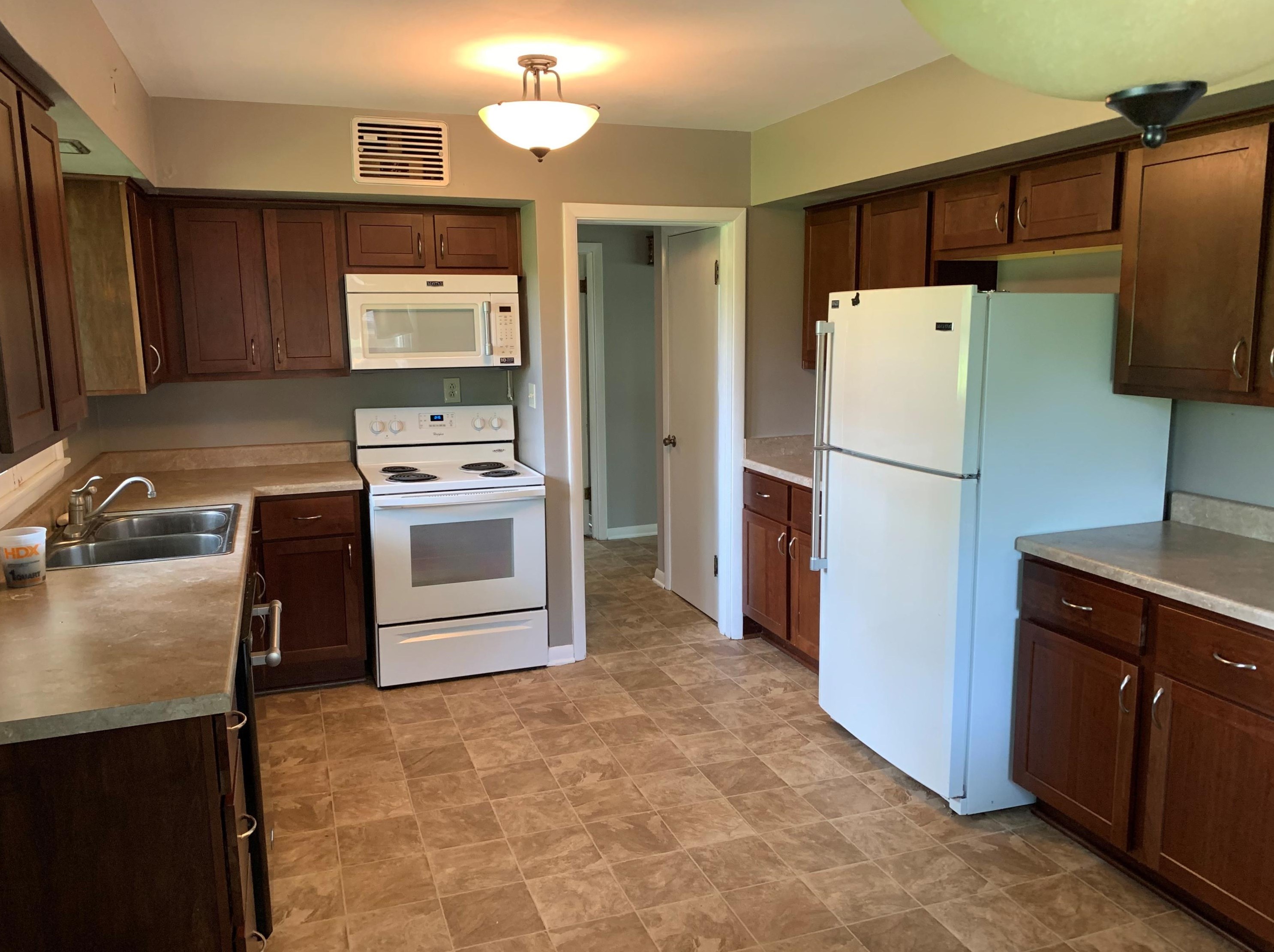 1415 W Fiesta Ln, Thiensville, WI 53092