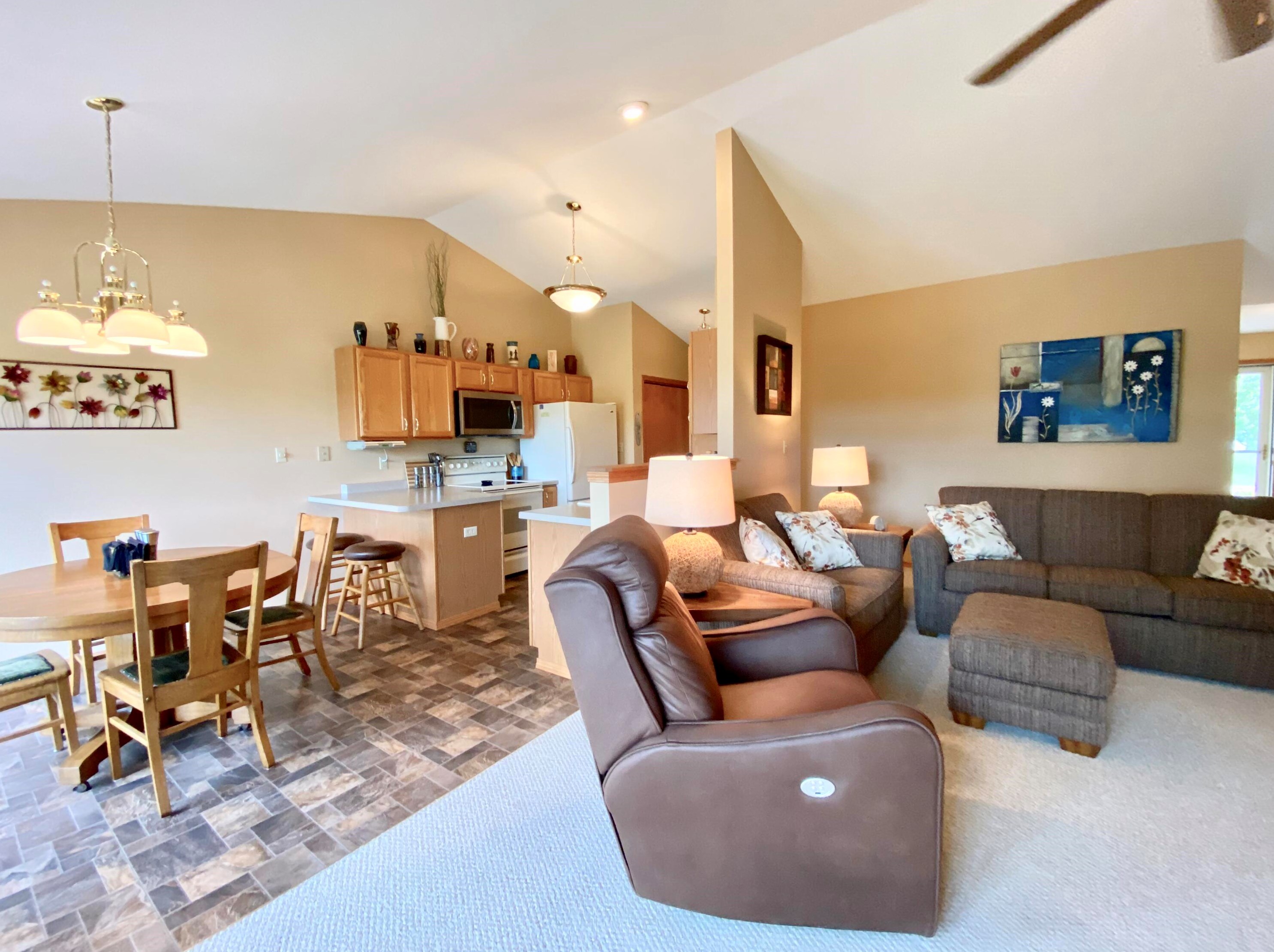 1117 York St, Oak Creek WI  53154-3728 exterior