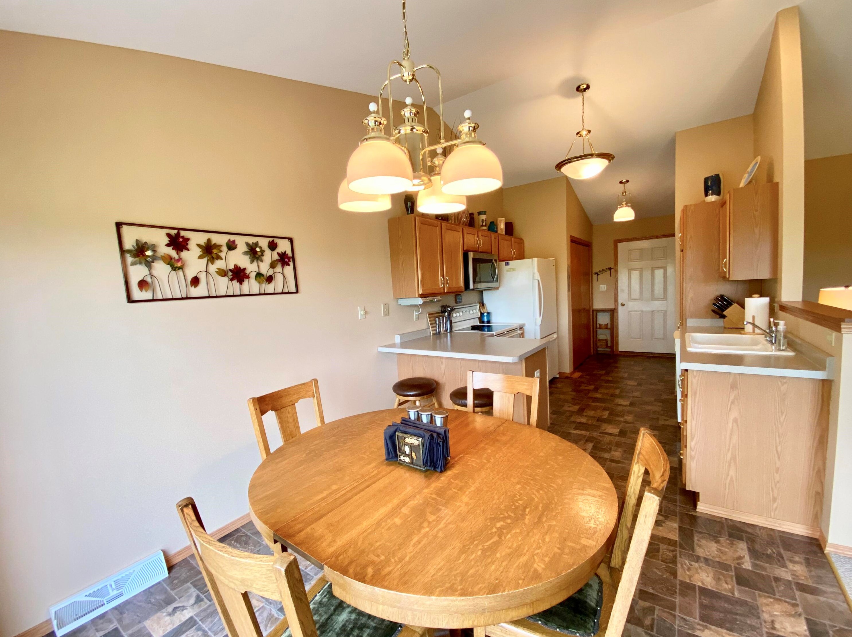 1117 York St, Oak Creek WI  53154-3728 exterior