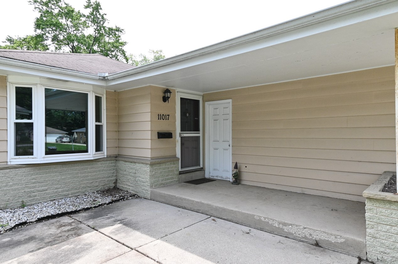 11017 Copeland Ave, Hales Corners, WI 53130-1214