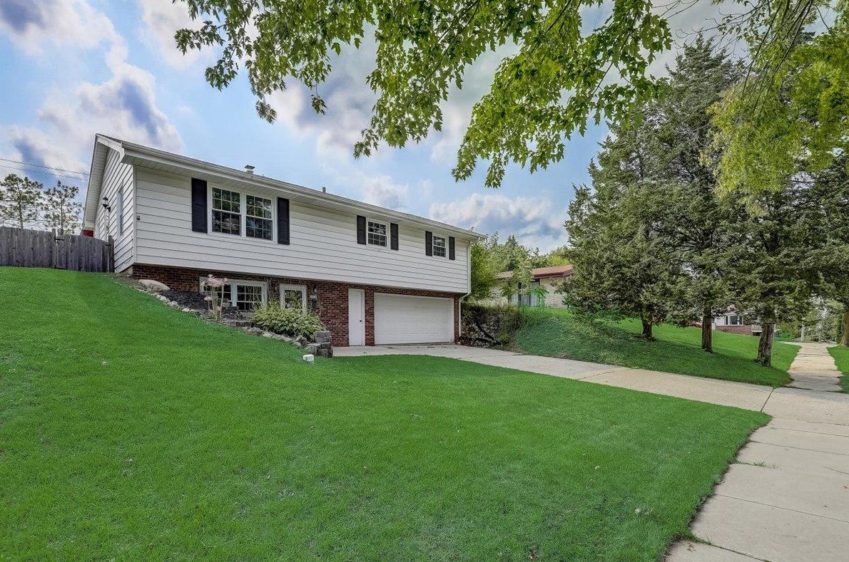 1938 Woodlawn Ave, West Bend, WI 53090