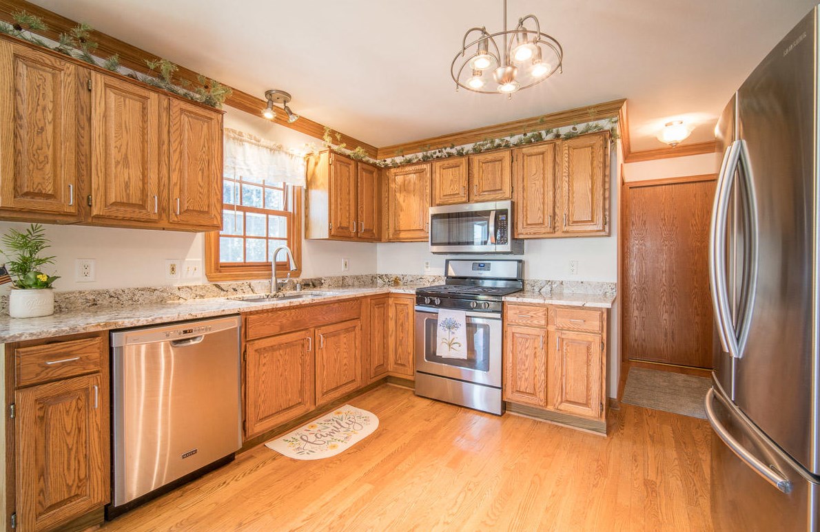 3403 Squire Ln, West Bend, WI 53090