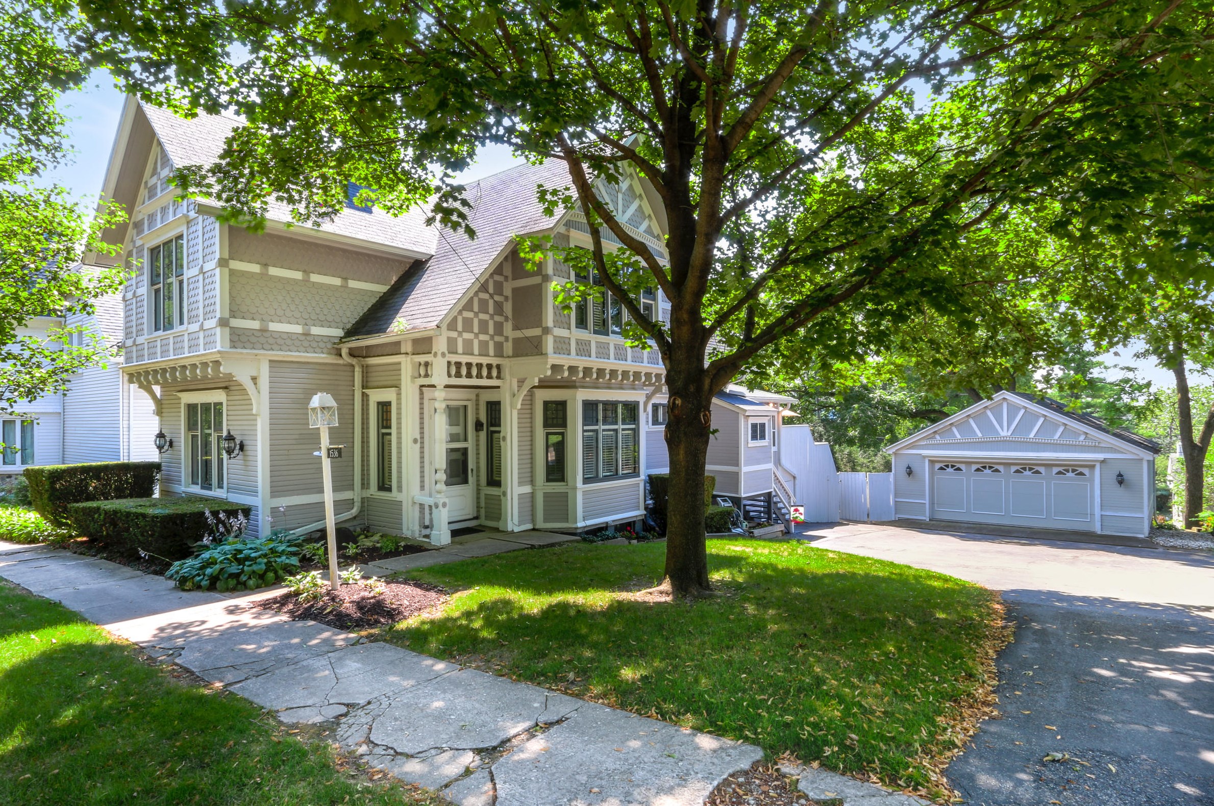 1536 W Main St, Lake Geneva, WI 53147