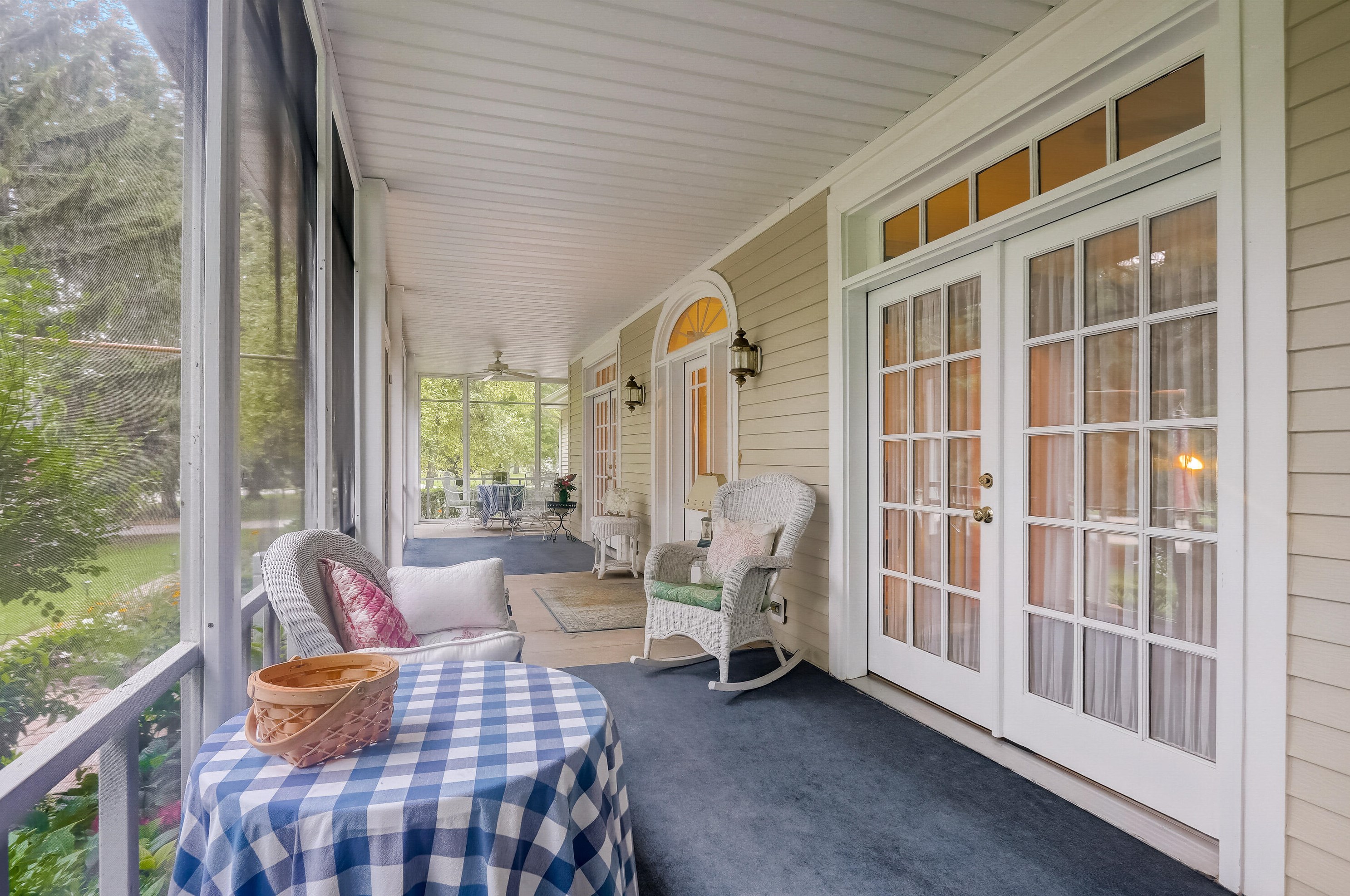 2626 Zastrow Rd, Chenequa, WI 53029