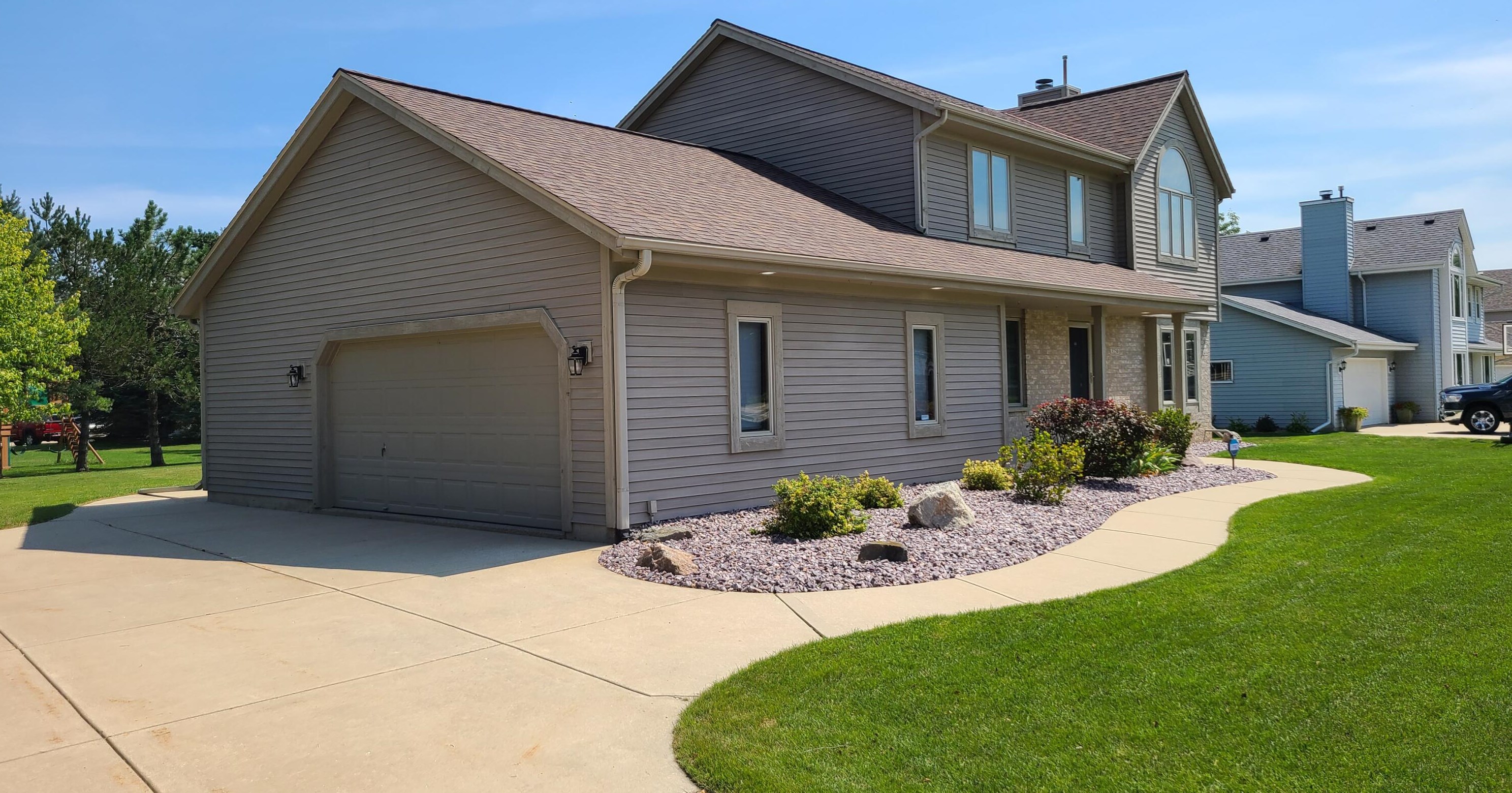 3250 Normandy Dr, Oak Creek, WI 53154-3596