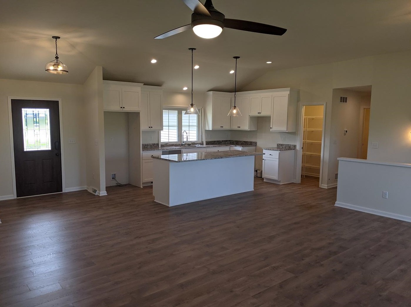 208 Stonefield Dr, Johnson Creek, WI 53038-9101