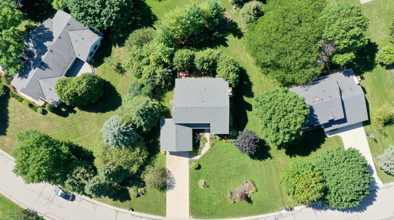 4595 S Hearth Ridge Dr, Waukesha, WI 53151