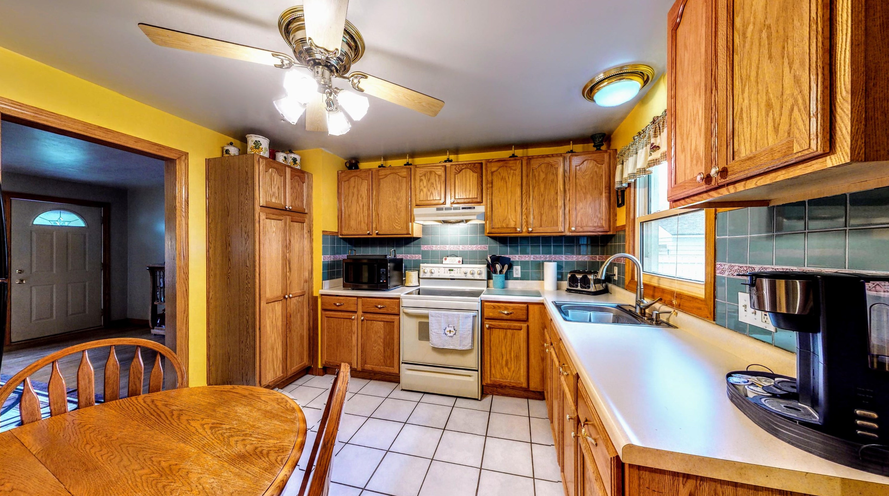 108 Pleasant Ave, Jefferson, WI 53549-1032