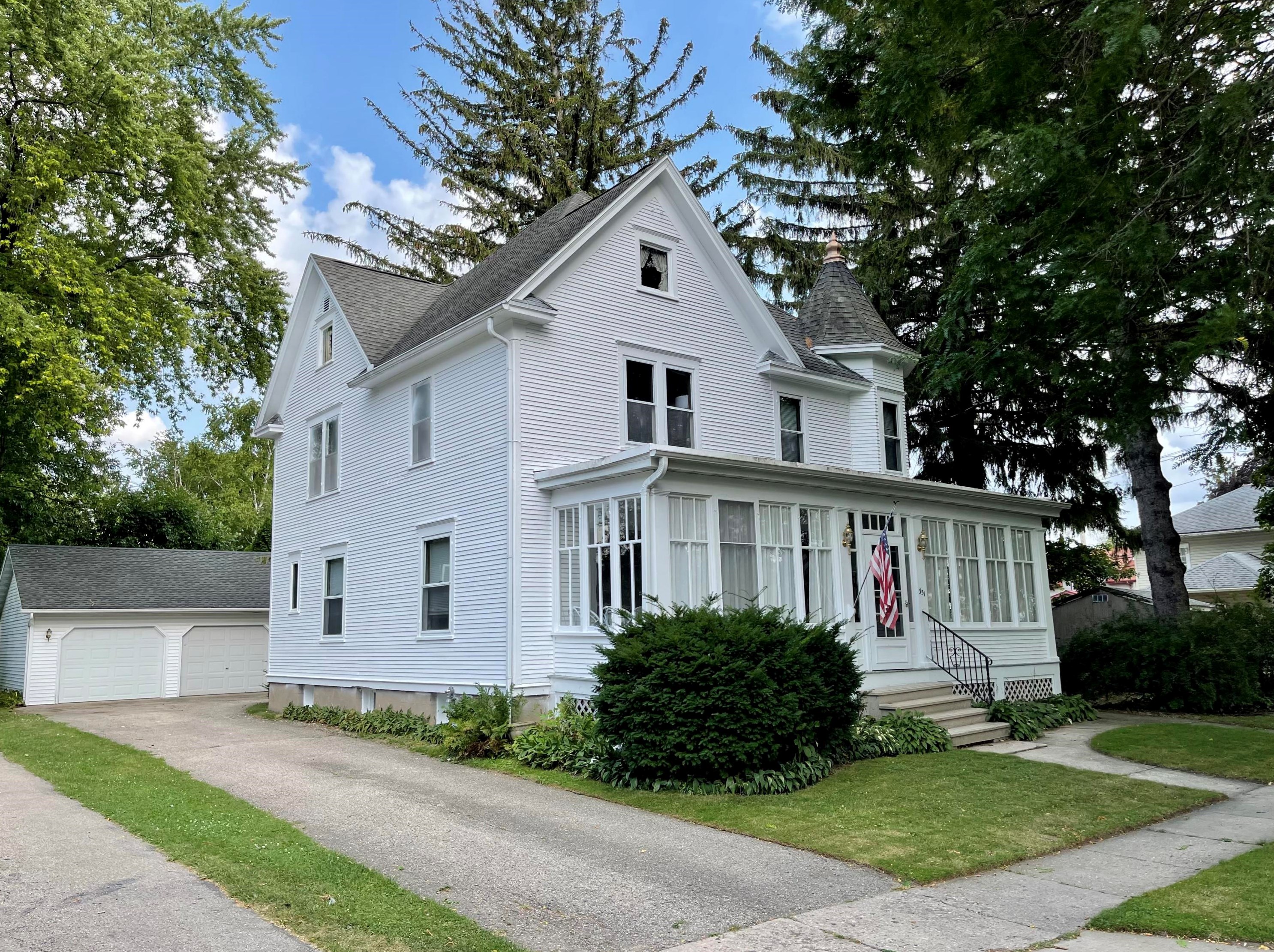 351 Grant St, Fort Atkinson, WI 53538-2219