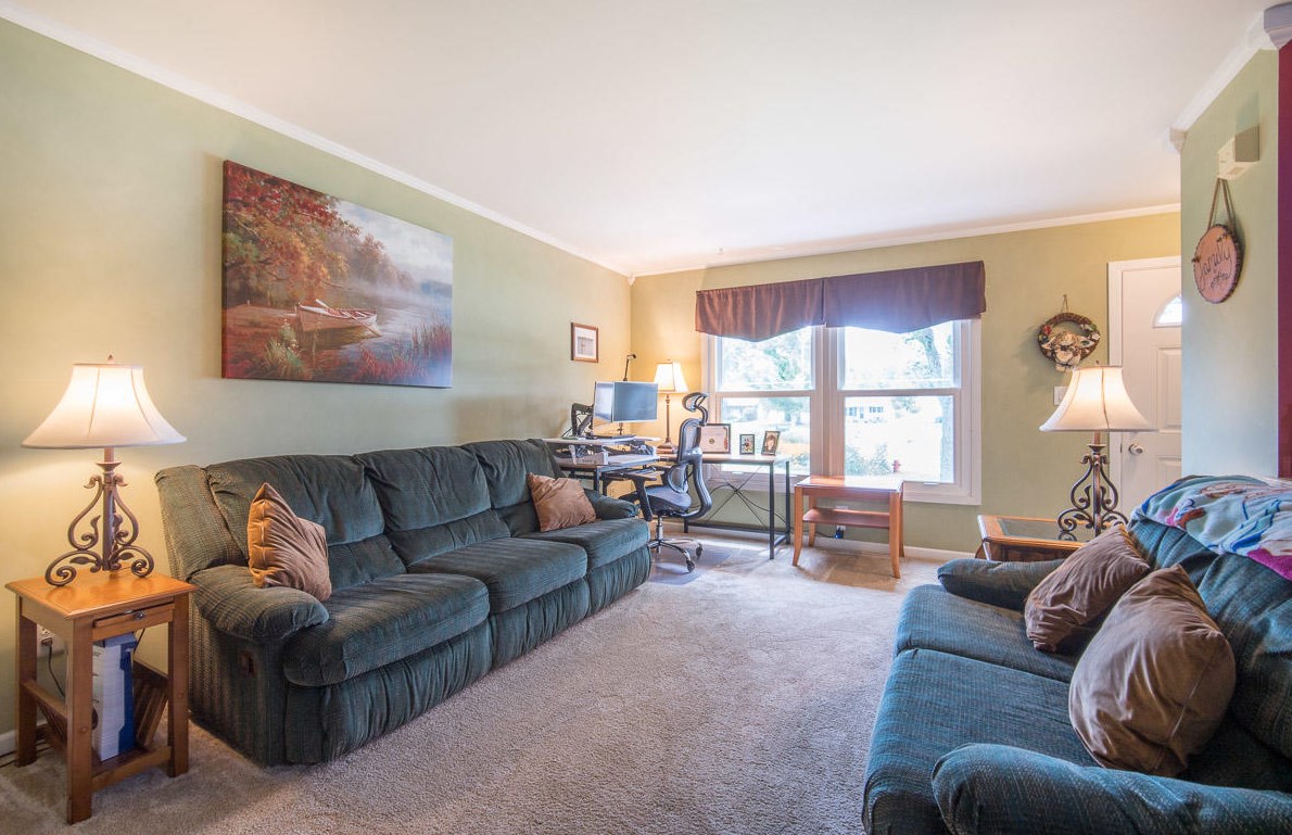 10735 S Maass Ct, Oak Creek, WI 53154