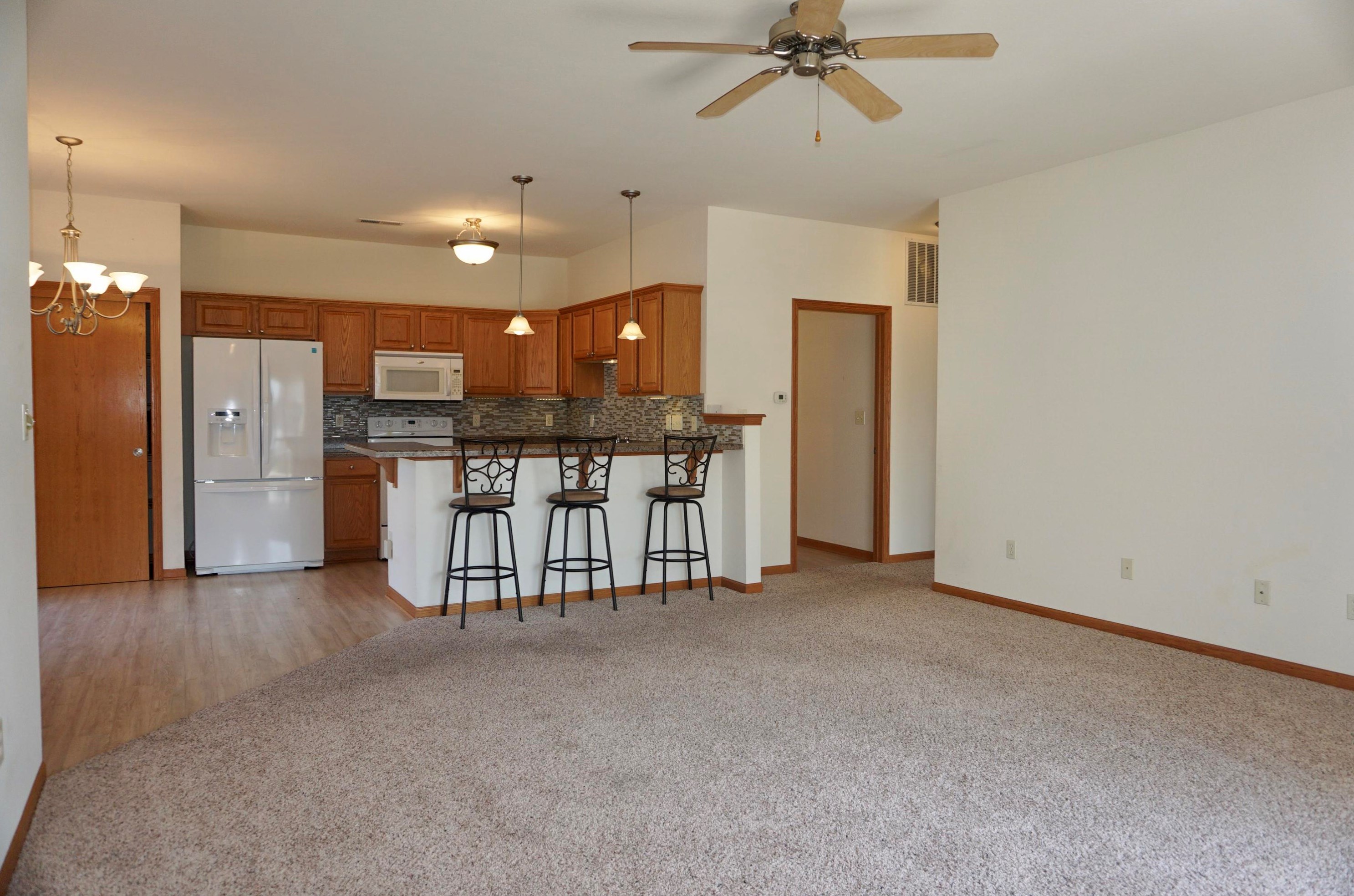 21864 N Weather Edge Cir #f, Lannon, WI 53046