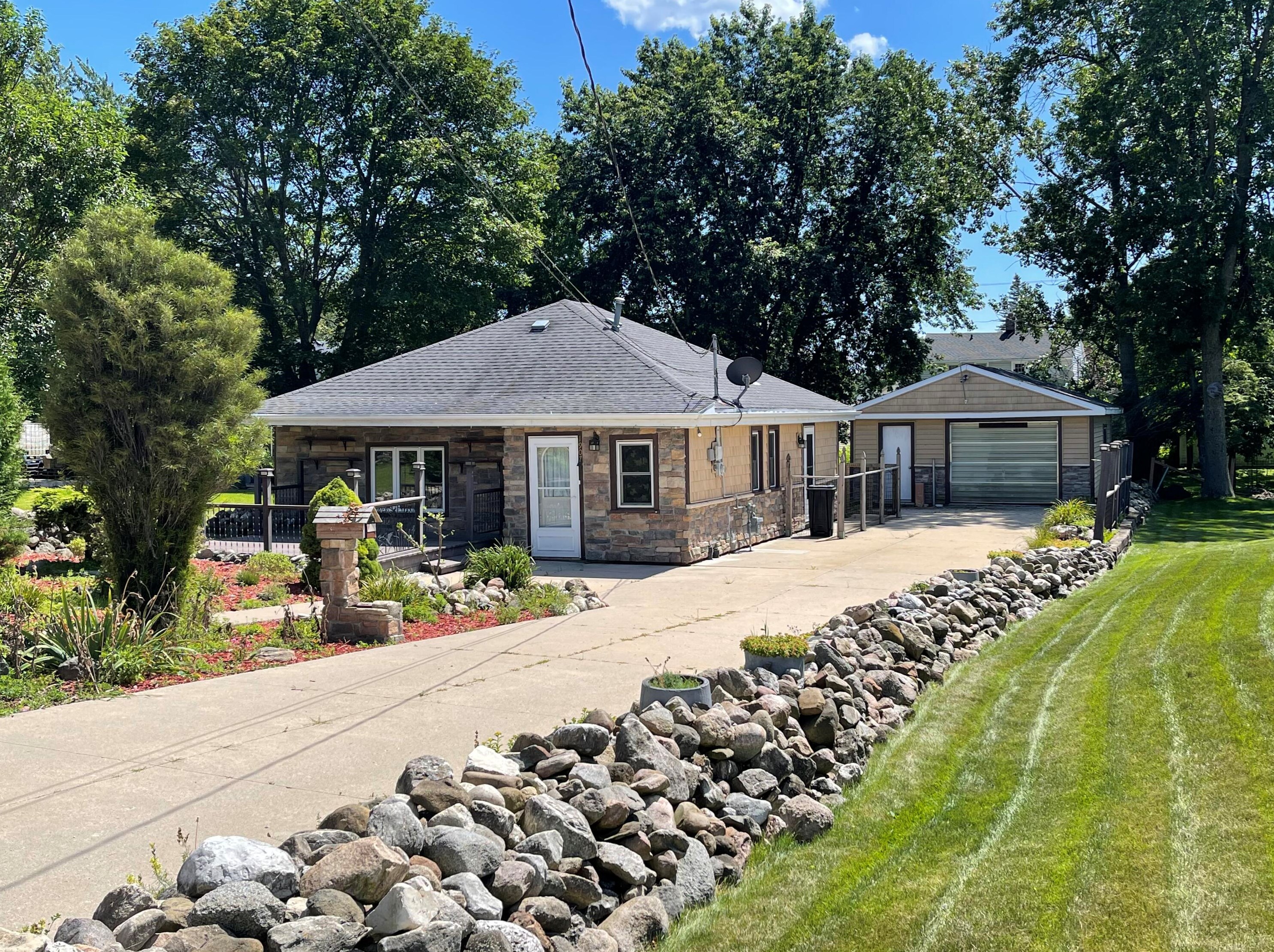 1907 25th St, Two Rivers, WI 54241