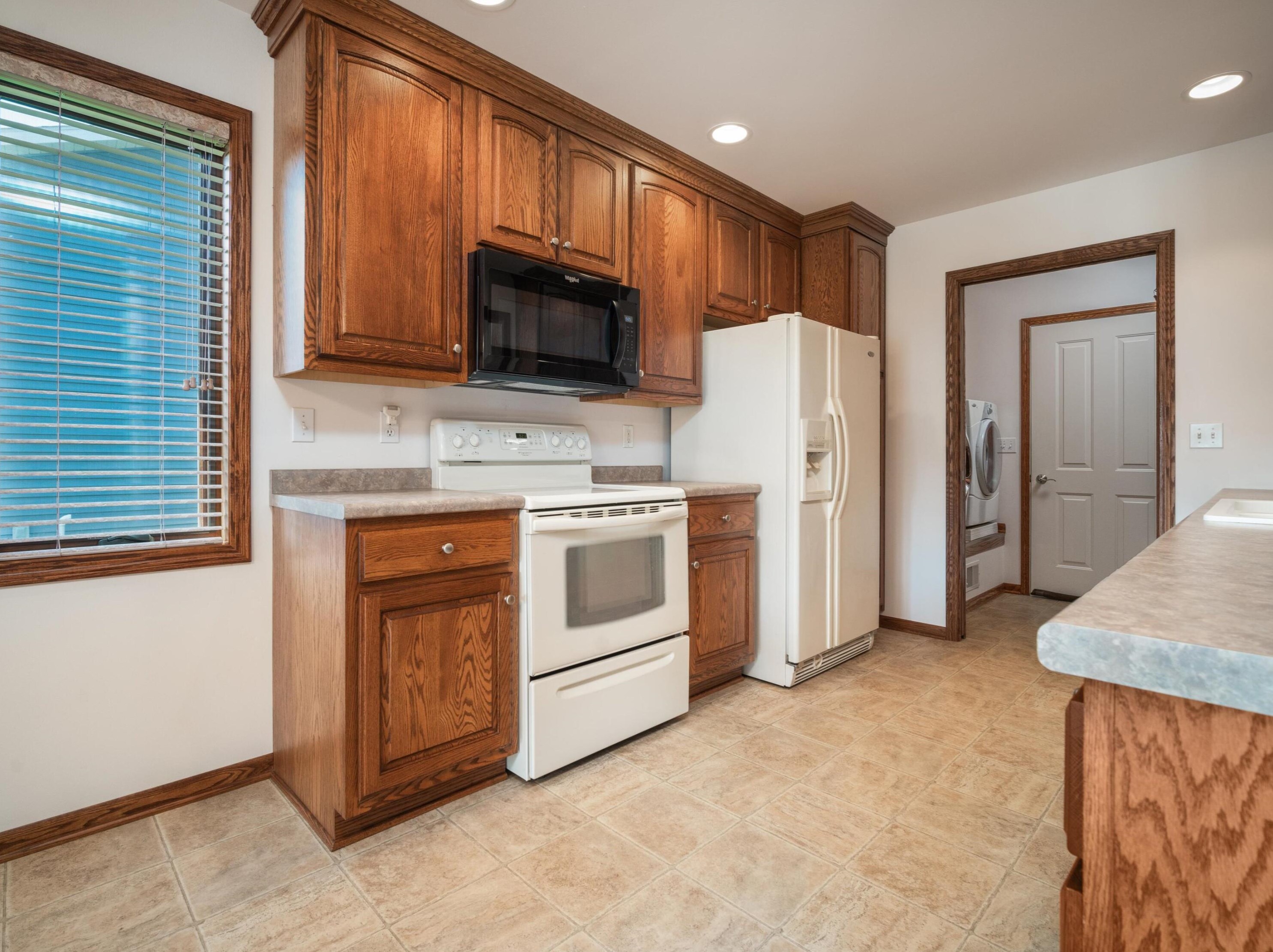 1823 Pleasant St, Manitowoc, WI 54220
