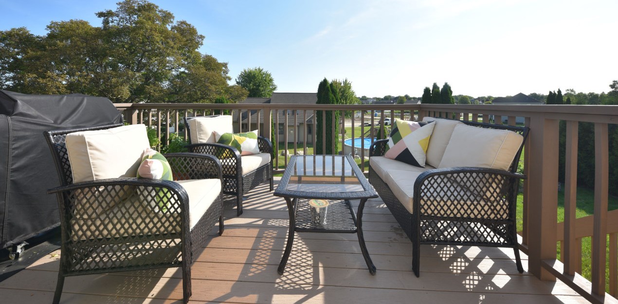 1064 Juniper Ln, Hartford, WI 53027-2087