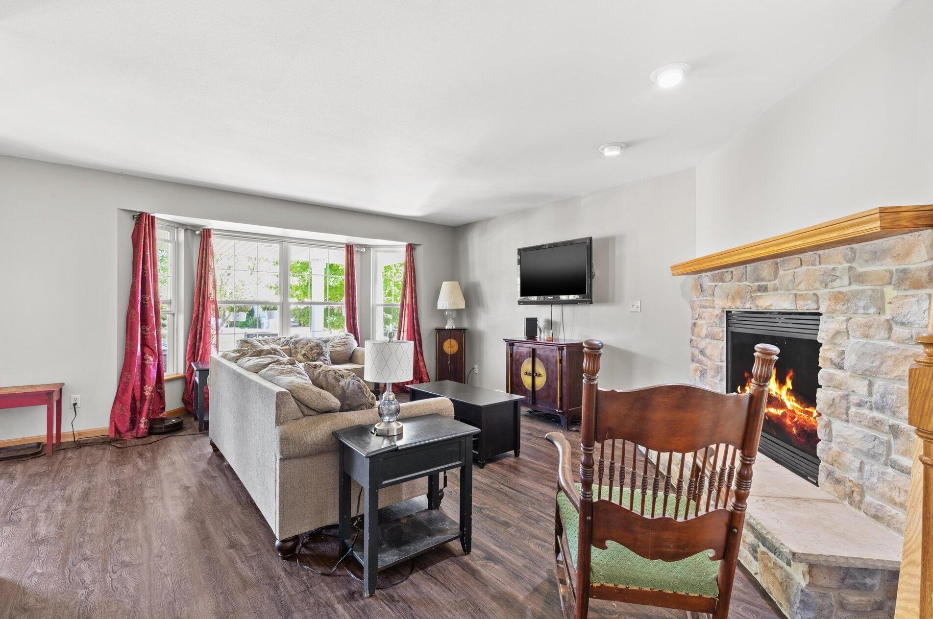 434 Aspen St, Johnson Creek, WI 53038-9454