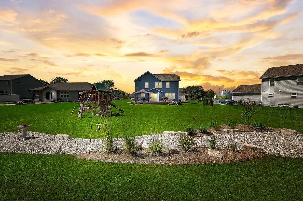 204 Crestview Ln, Lake Mills, WI 53551