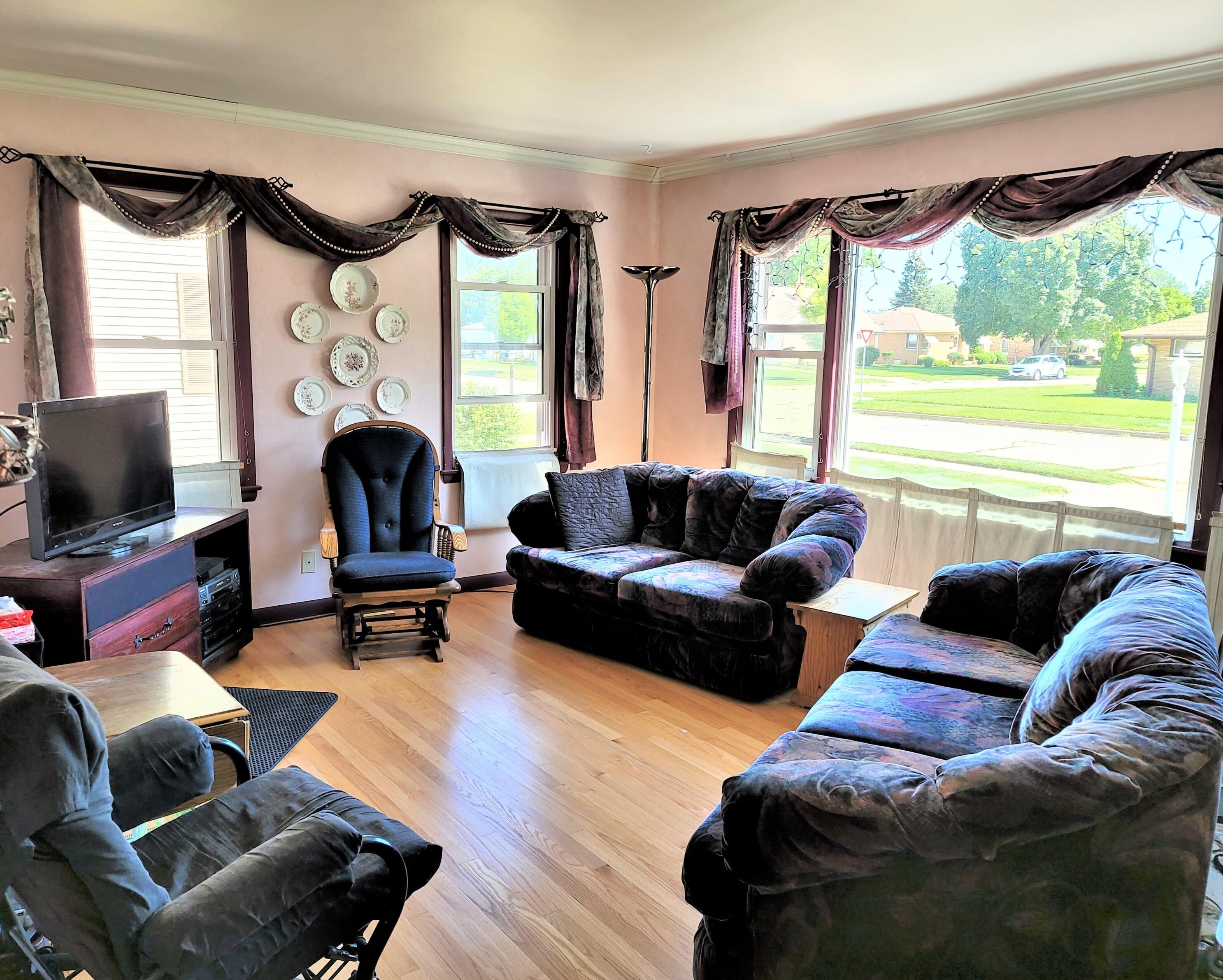 1908 76th St, Kenosha, WI 53143