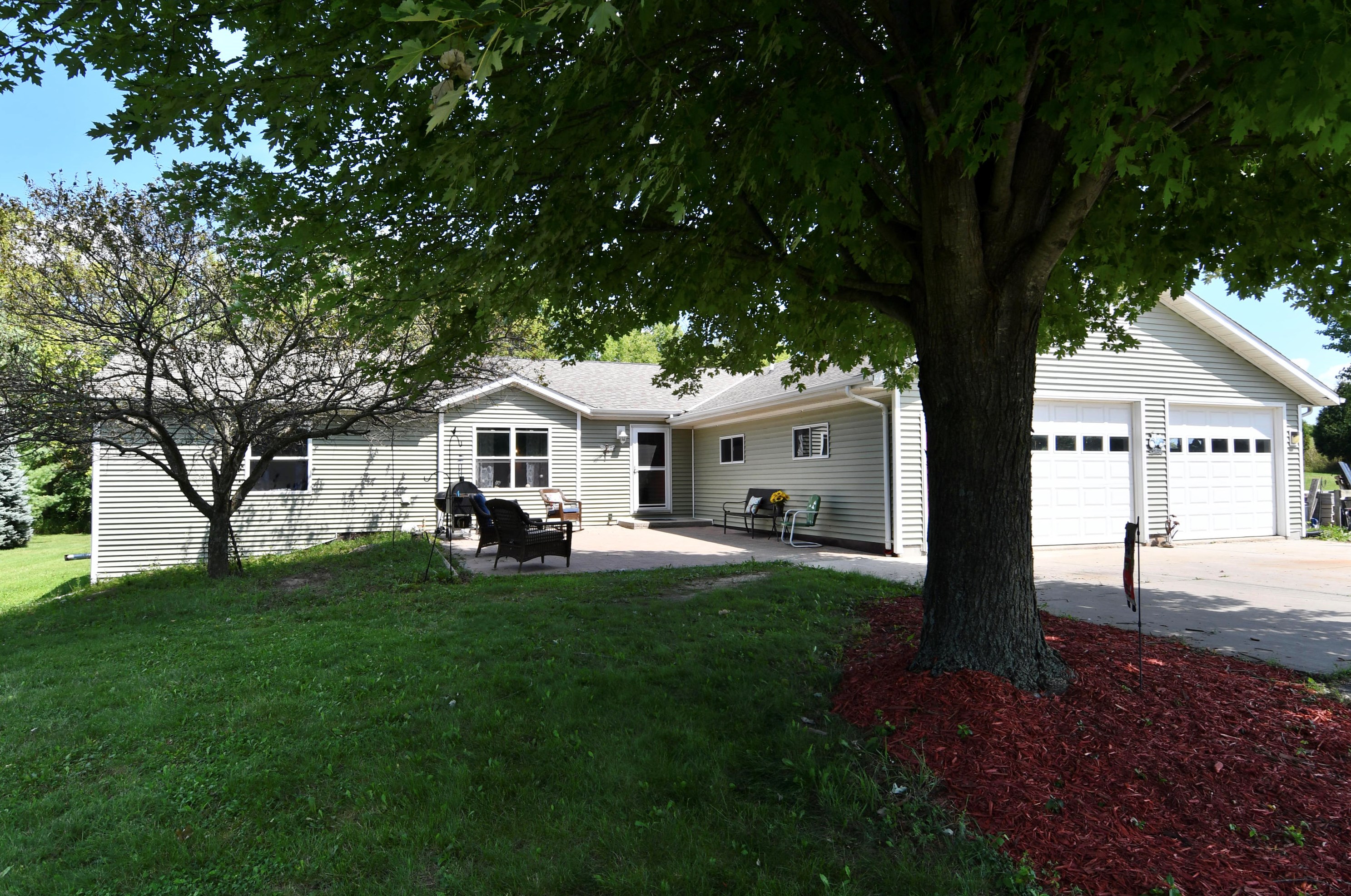 8572 Sandy Ridge Rd, Kewaskum, WI 53040